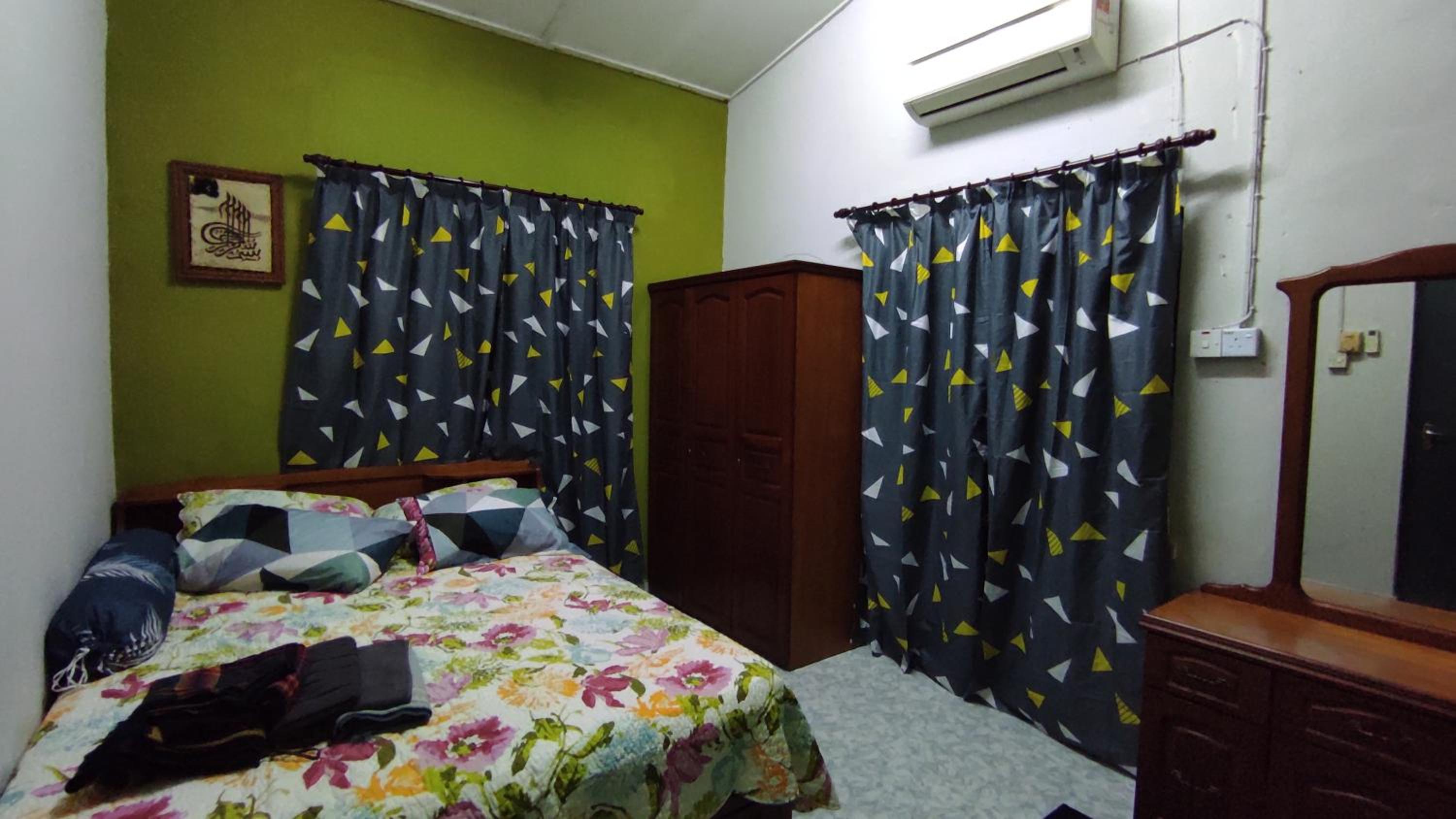Homestay Opah Parit Buntar, Perak photo 1