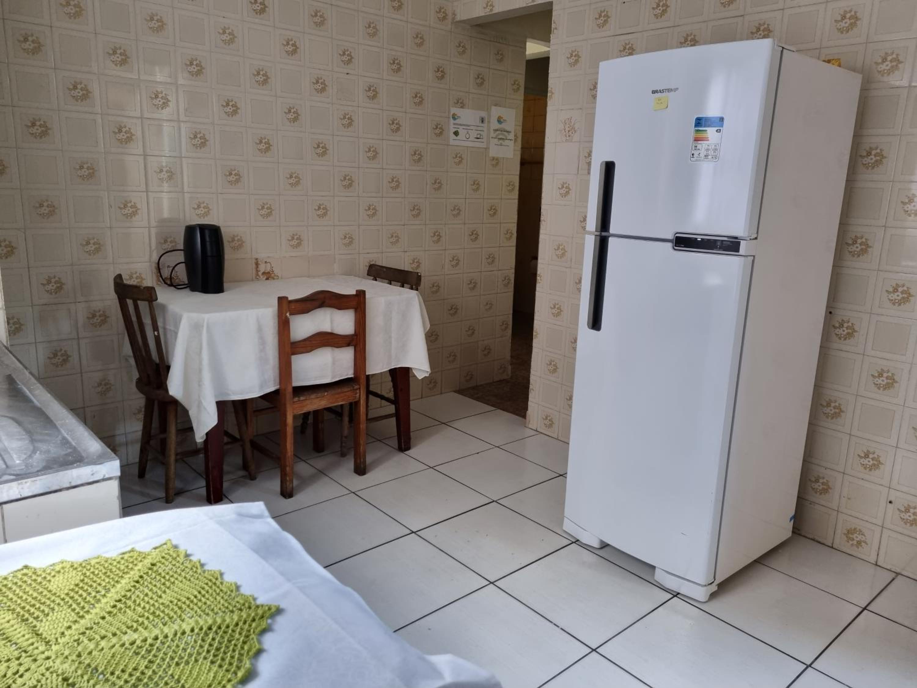 Confortável casa com piscina e churrasqueira a 100m da praia