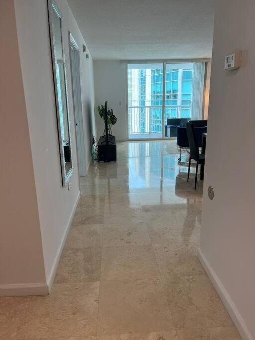 1Bd Apt with Free Parking and Amazing View