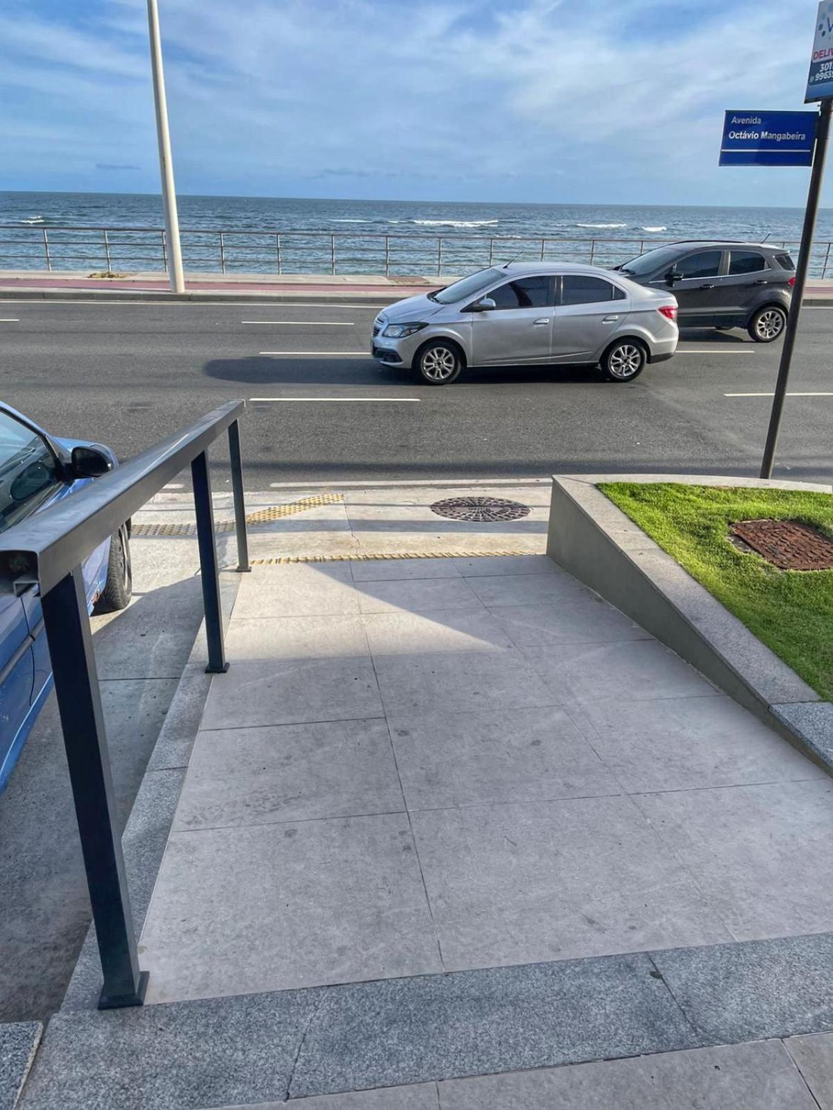 Flat aconchegante beira-mar na Pituba até 4 hóspedes
