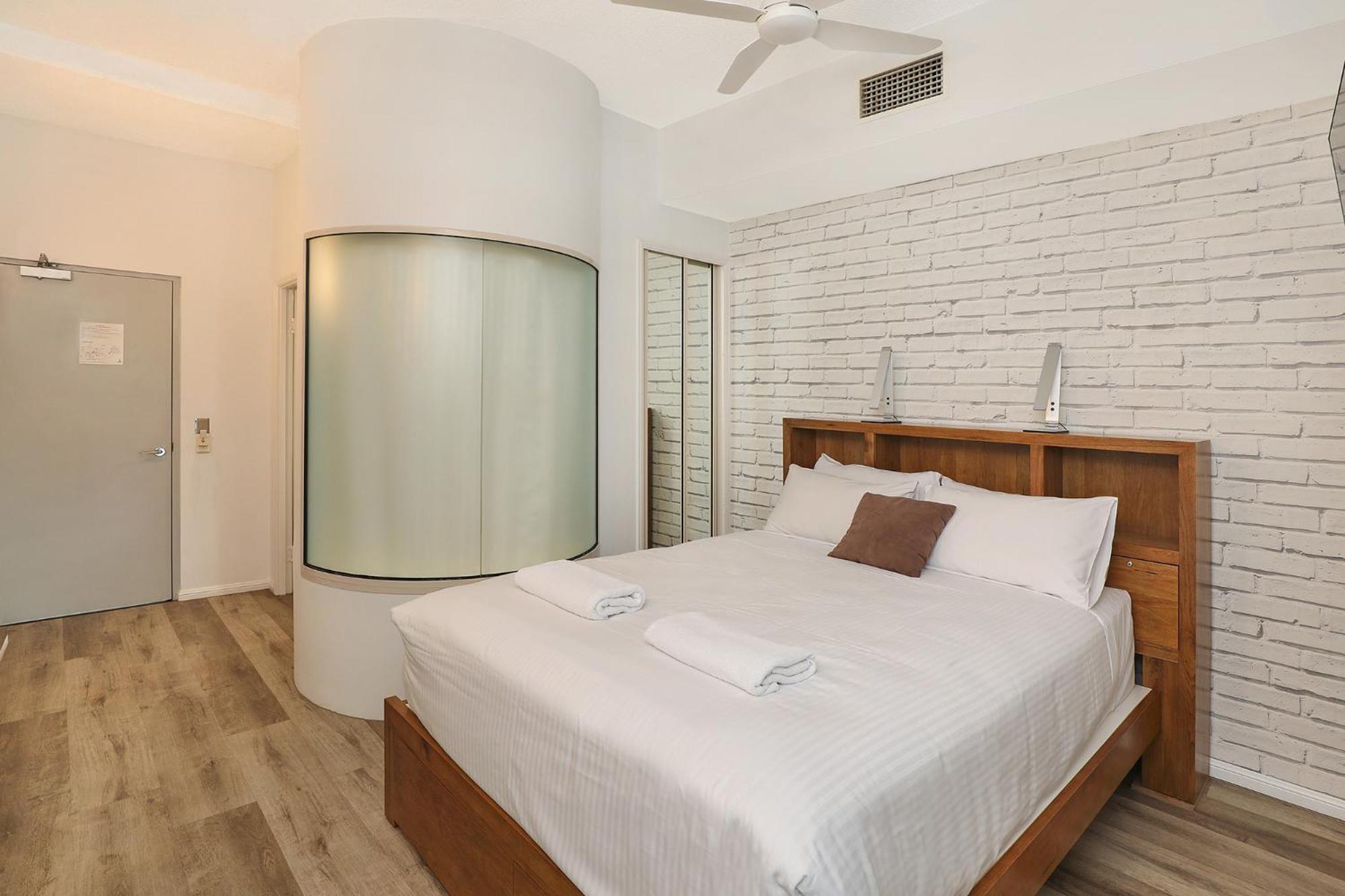 Grand Palais Boolarong Beachside Apartments