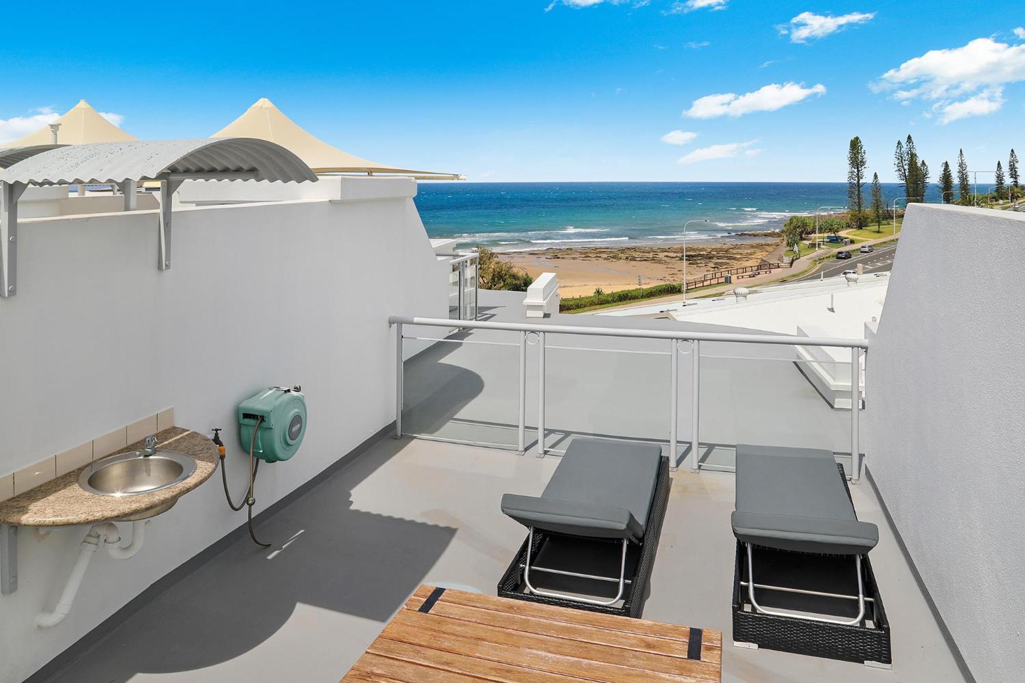 Grand Palais Boolarong Beachside Apartments
