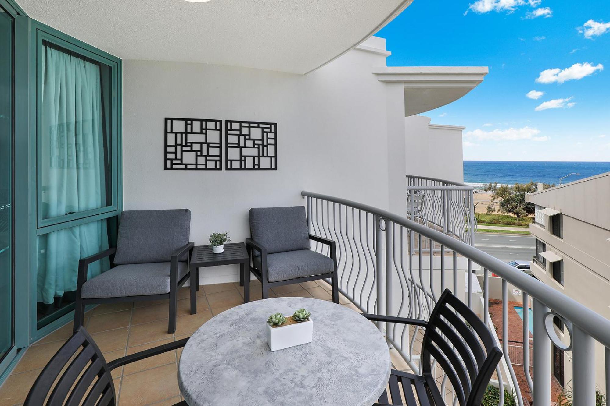 Grand Palais Boolarong Beachside Apartments
