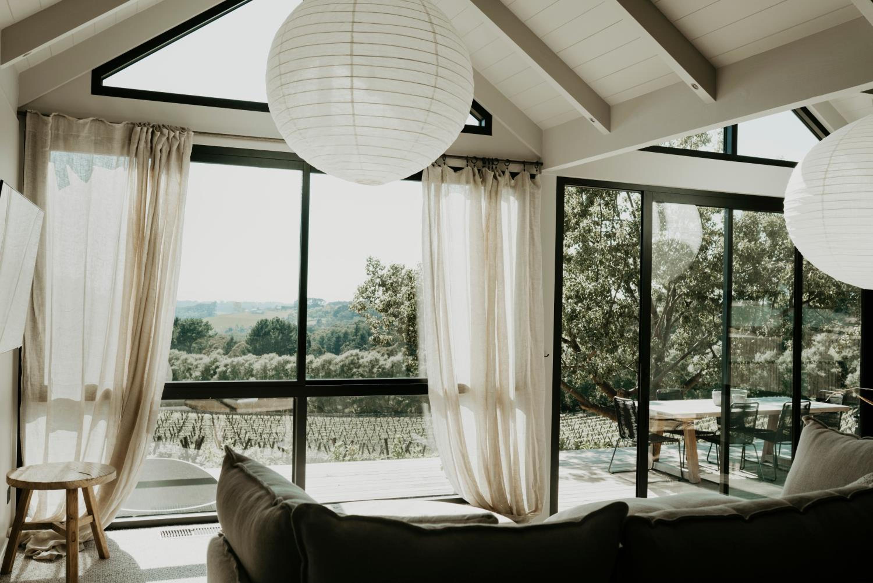 Cassis Red Hill view 5