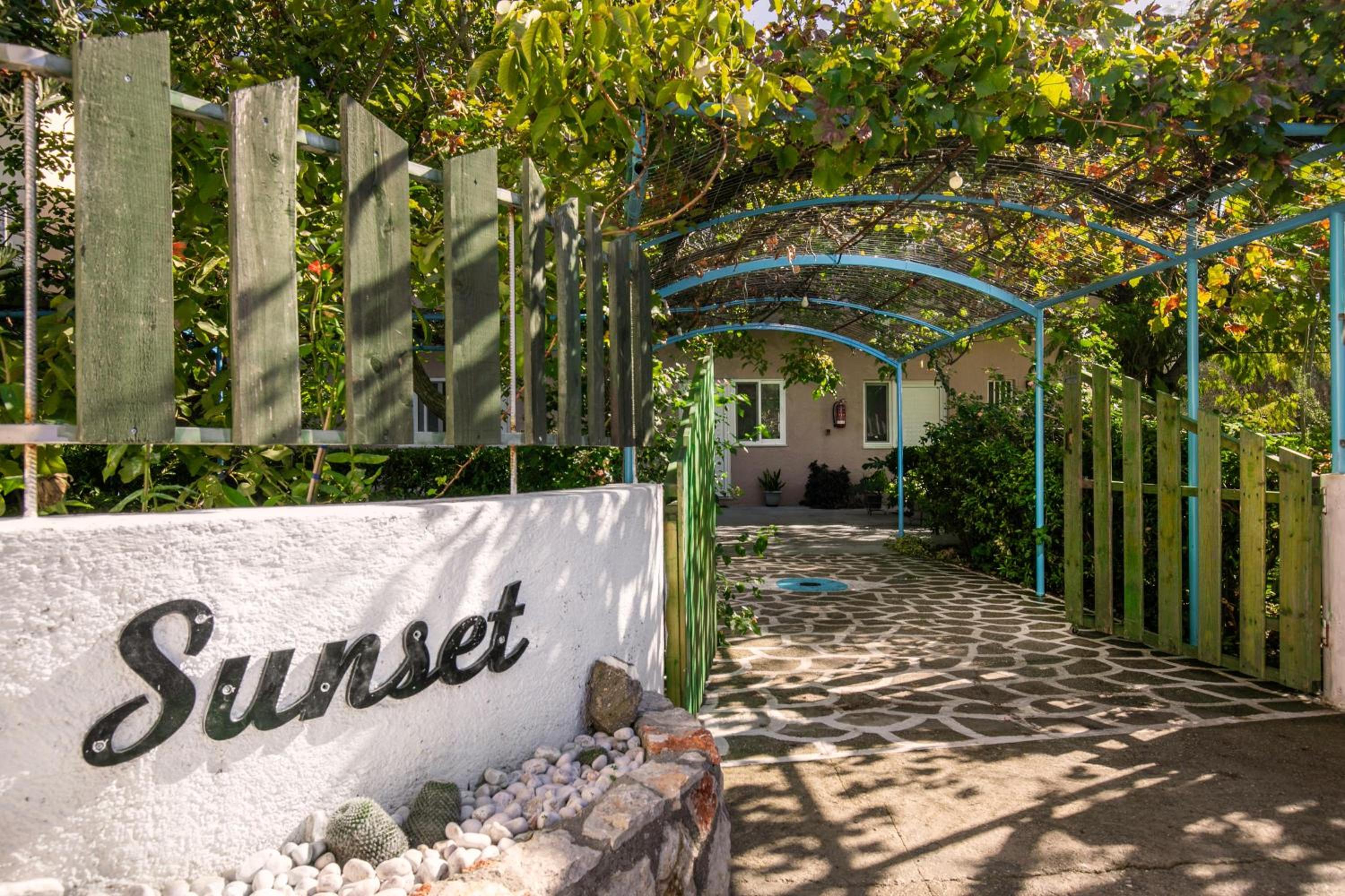 Sunset Apartments photo 1