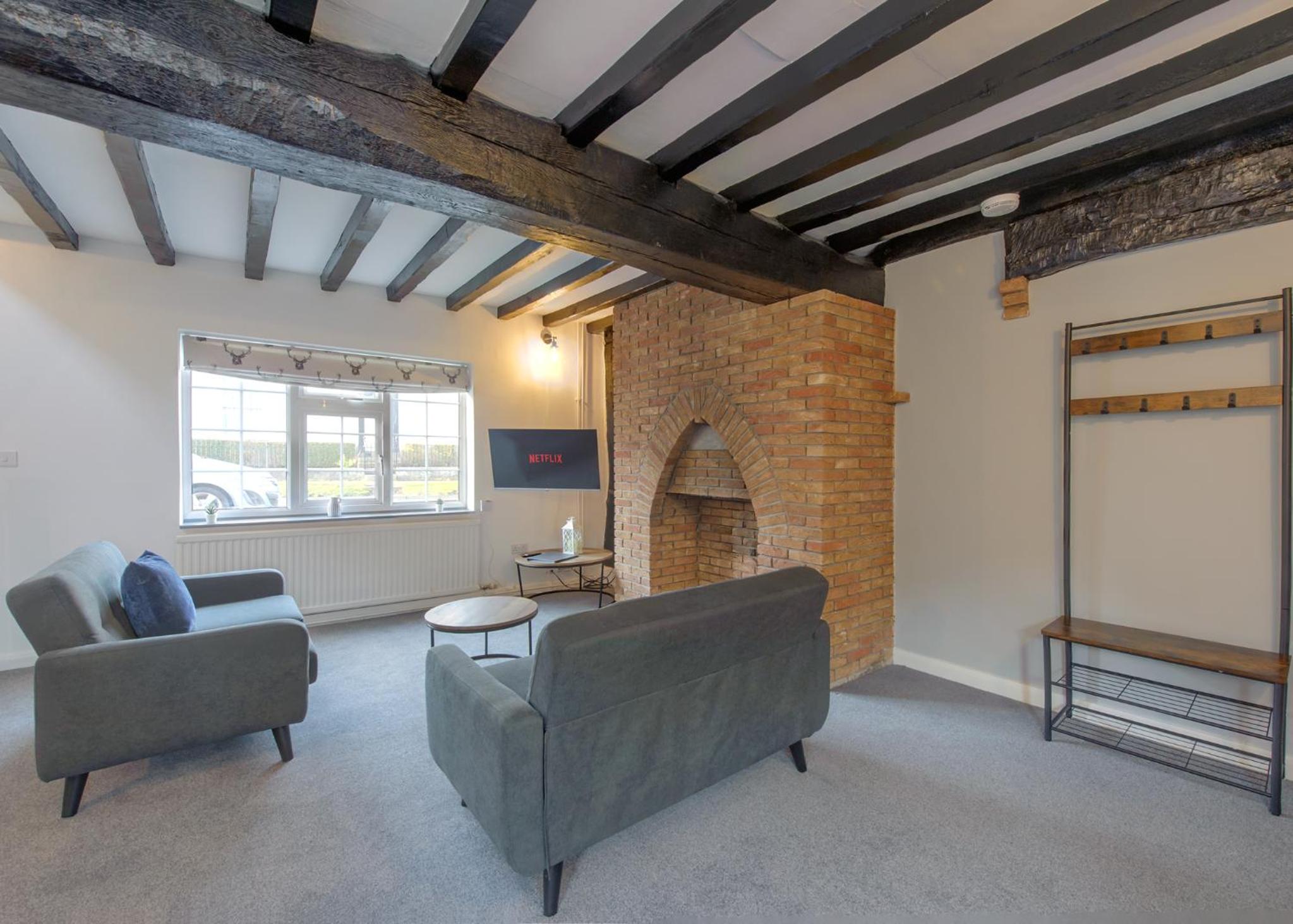 Donington Cottage Apt 8 view 4