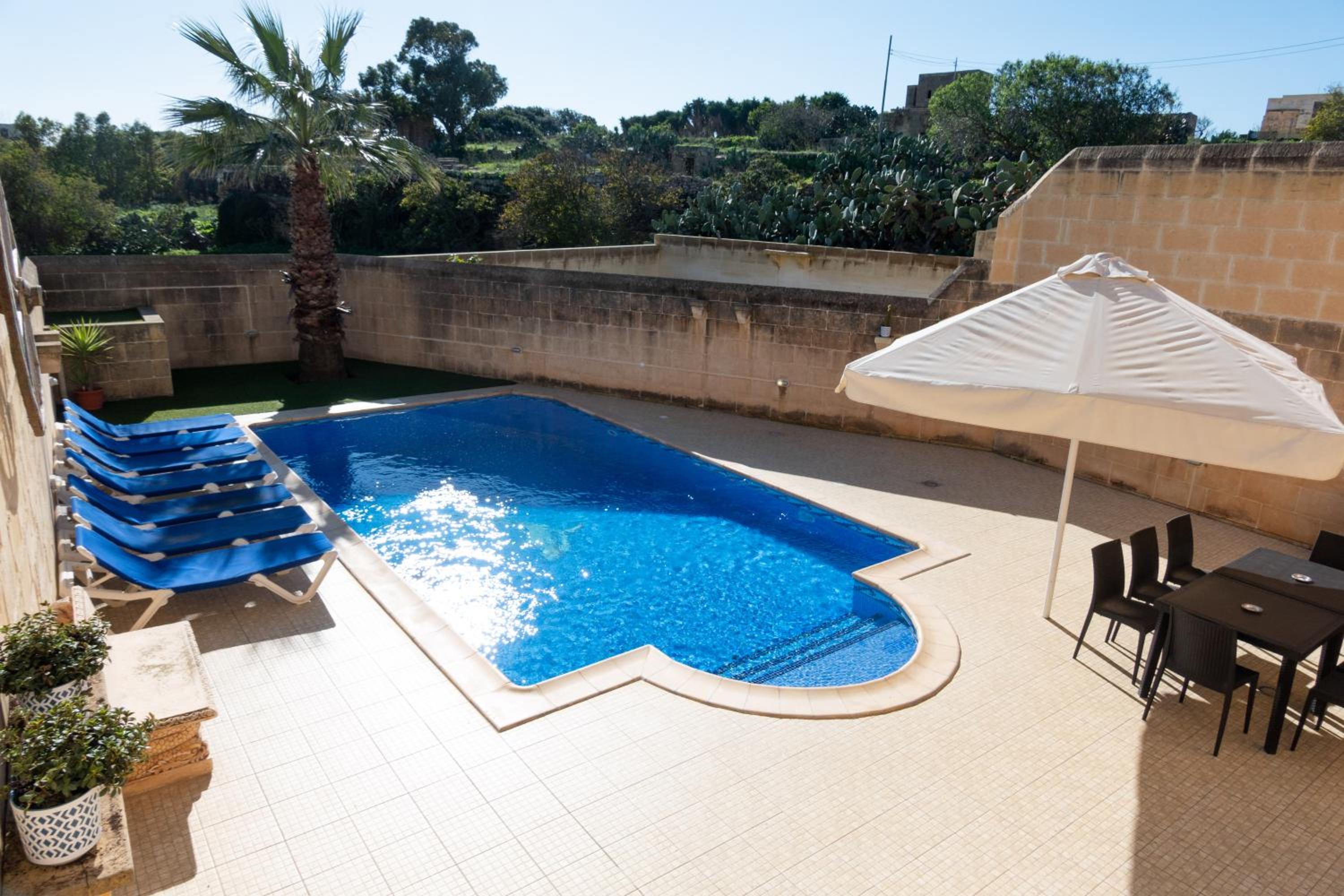 Centre Island Holiday Home with private pool and hot tub view 3