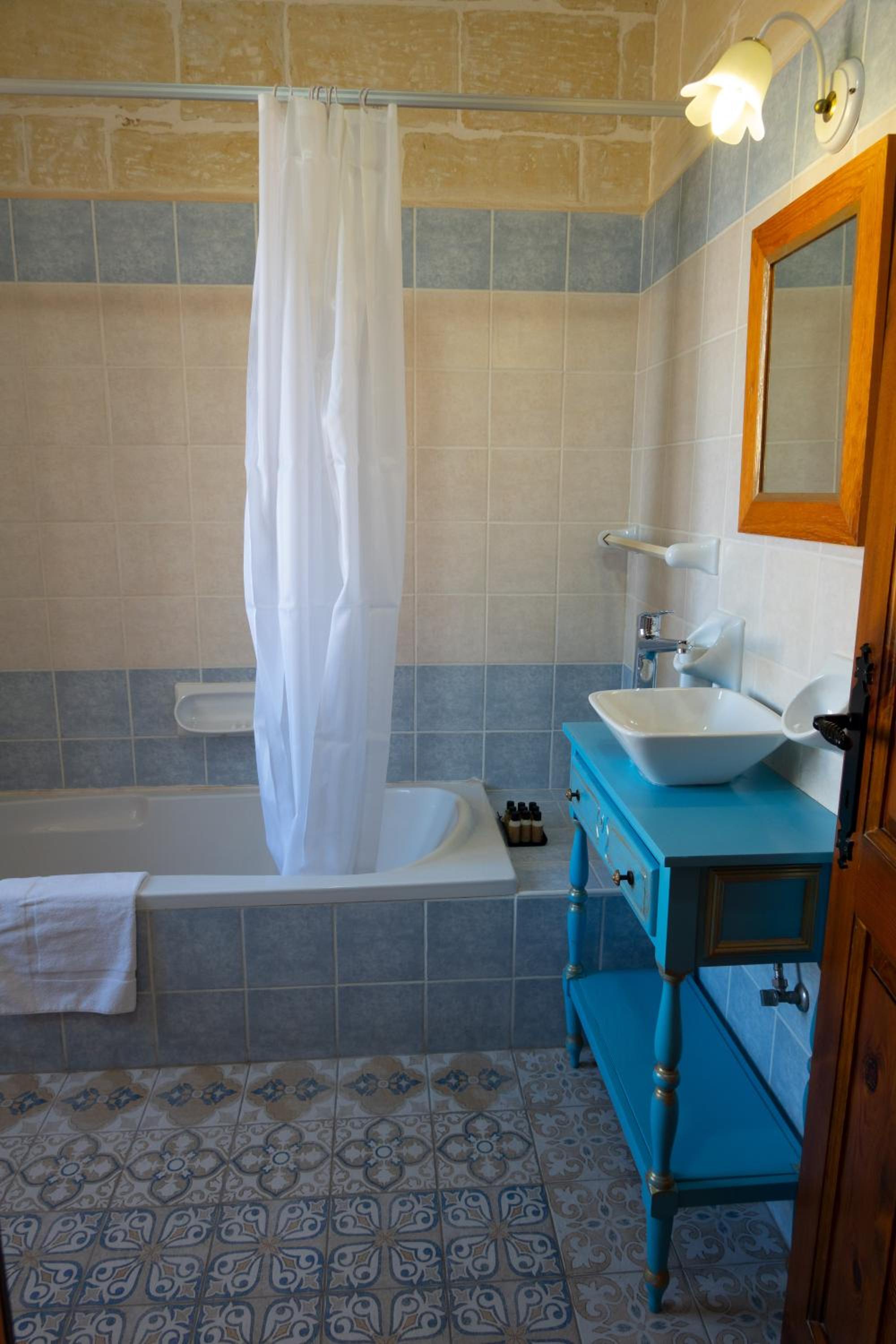 Photo 48