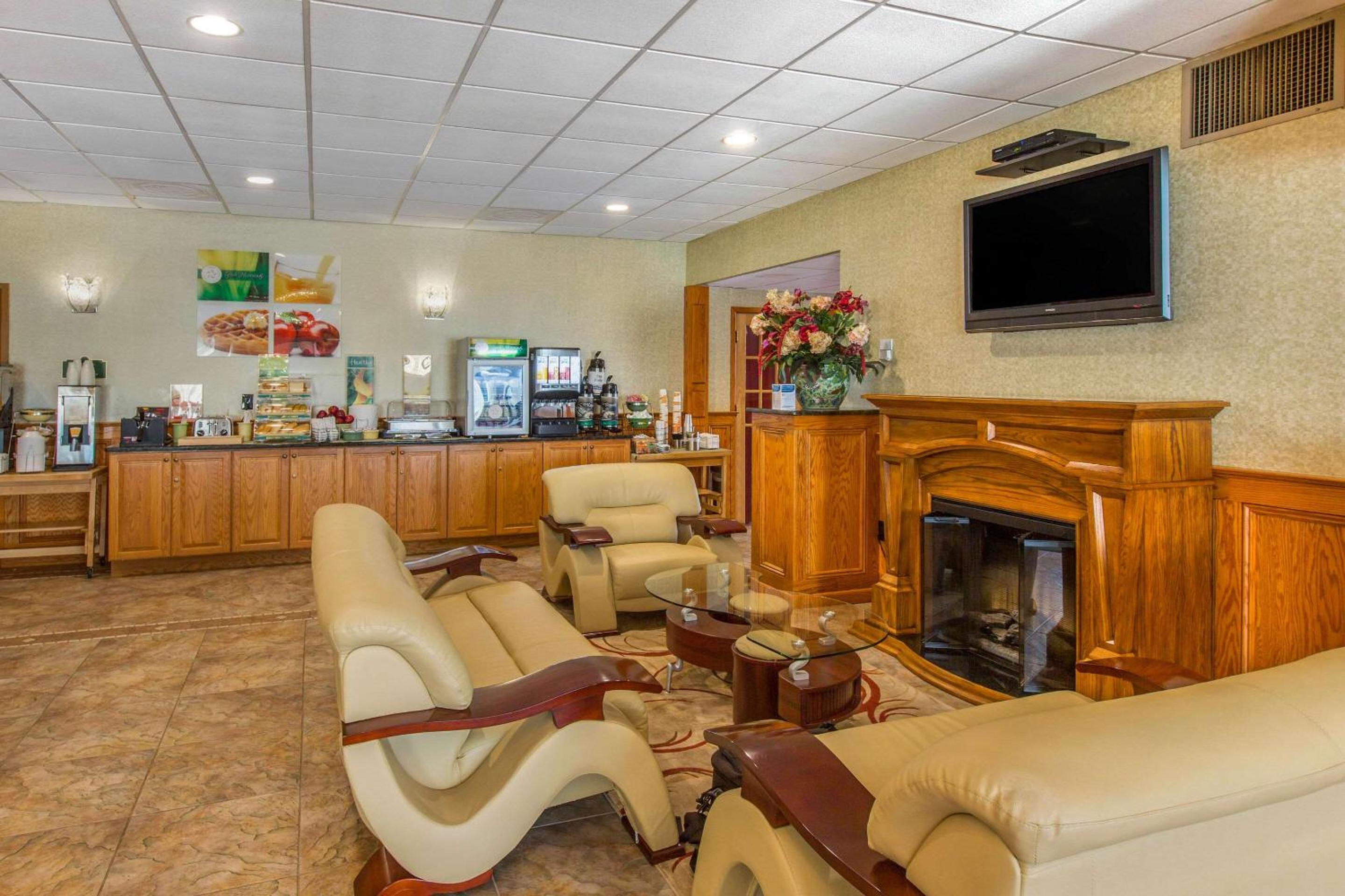 Quality Inn Ledgewood - Dover view 4
