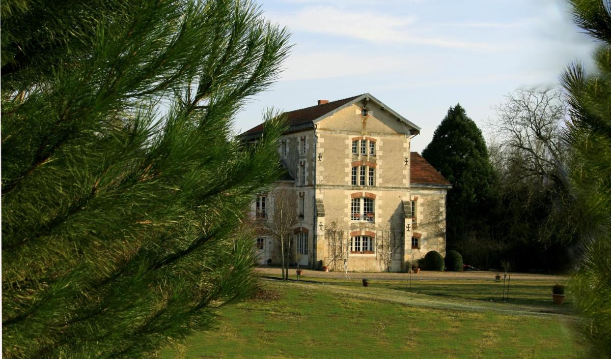 Le Moulin de Montrésor view 2