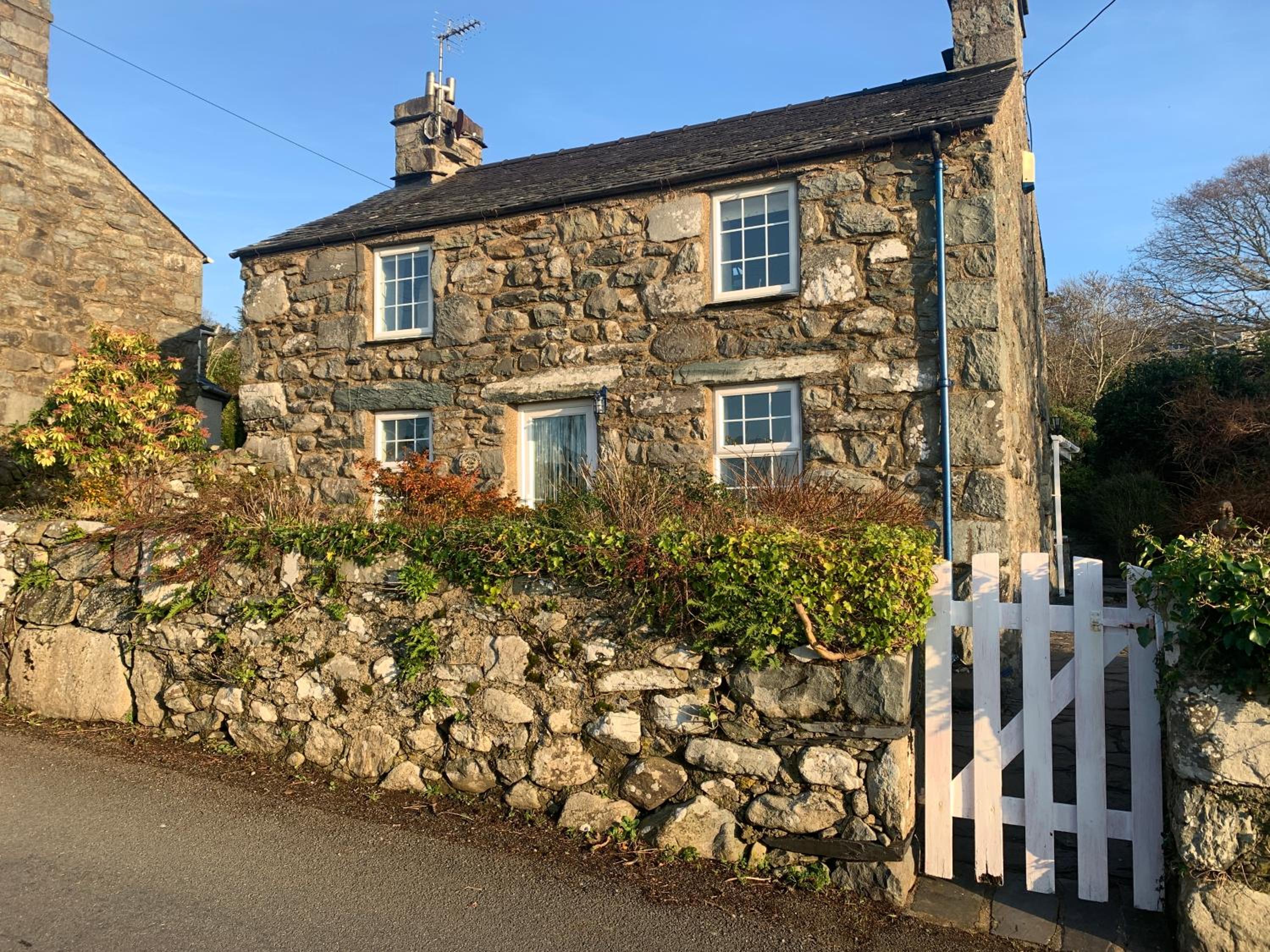 Sea view cottage walk to beach dog friendly view 2