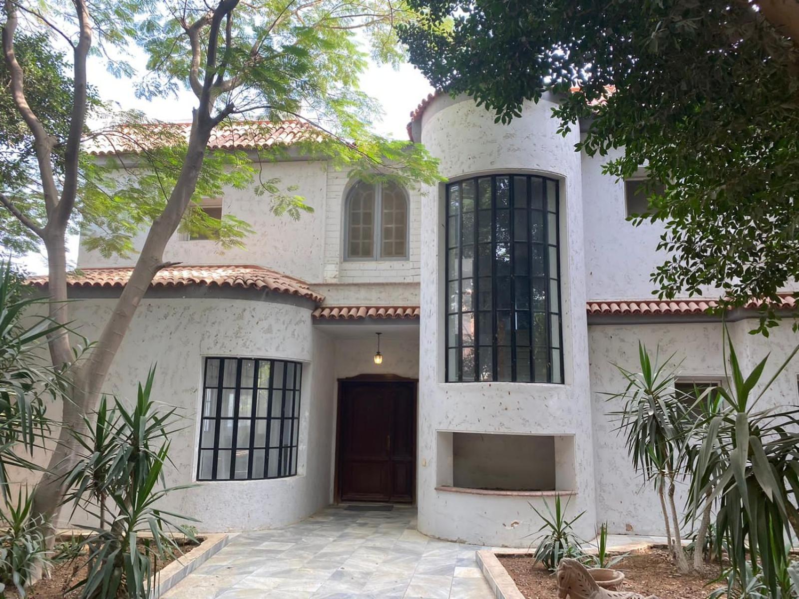Villa by the Pyramids