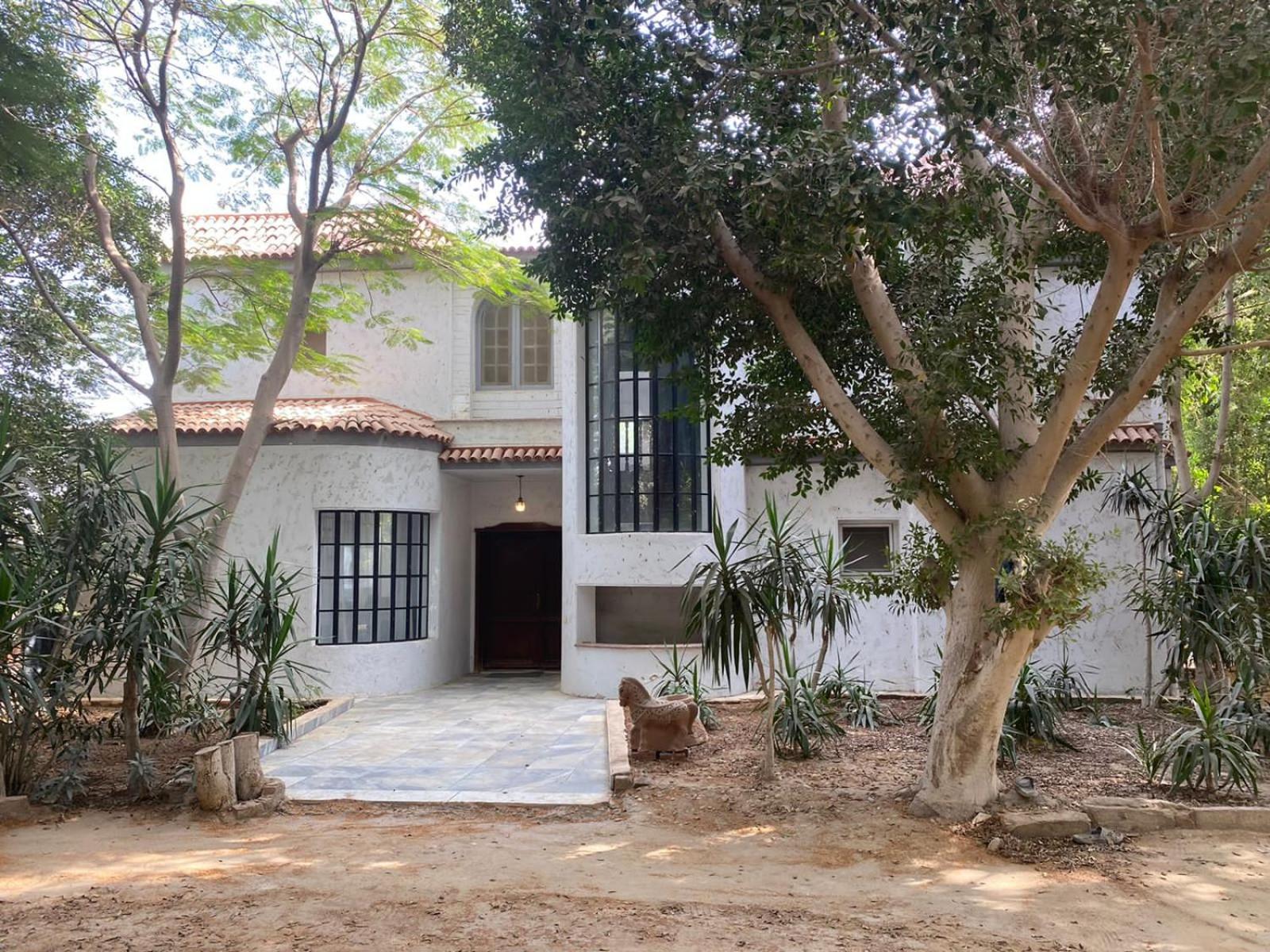 Villa by the Pyramids