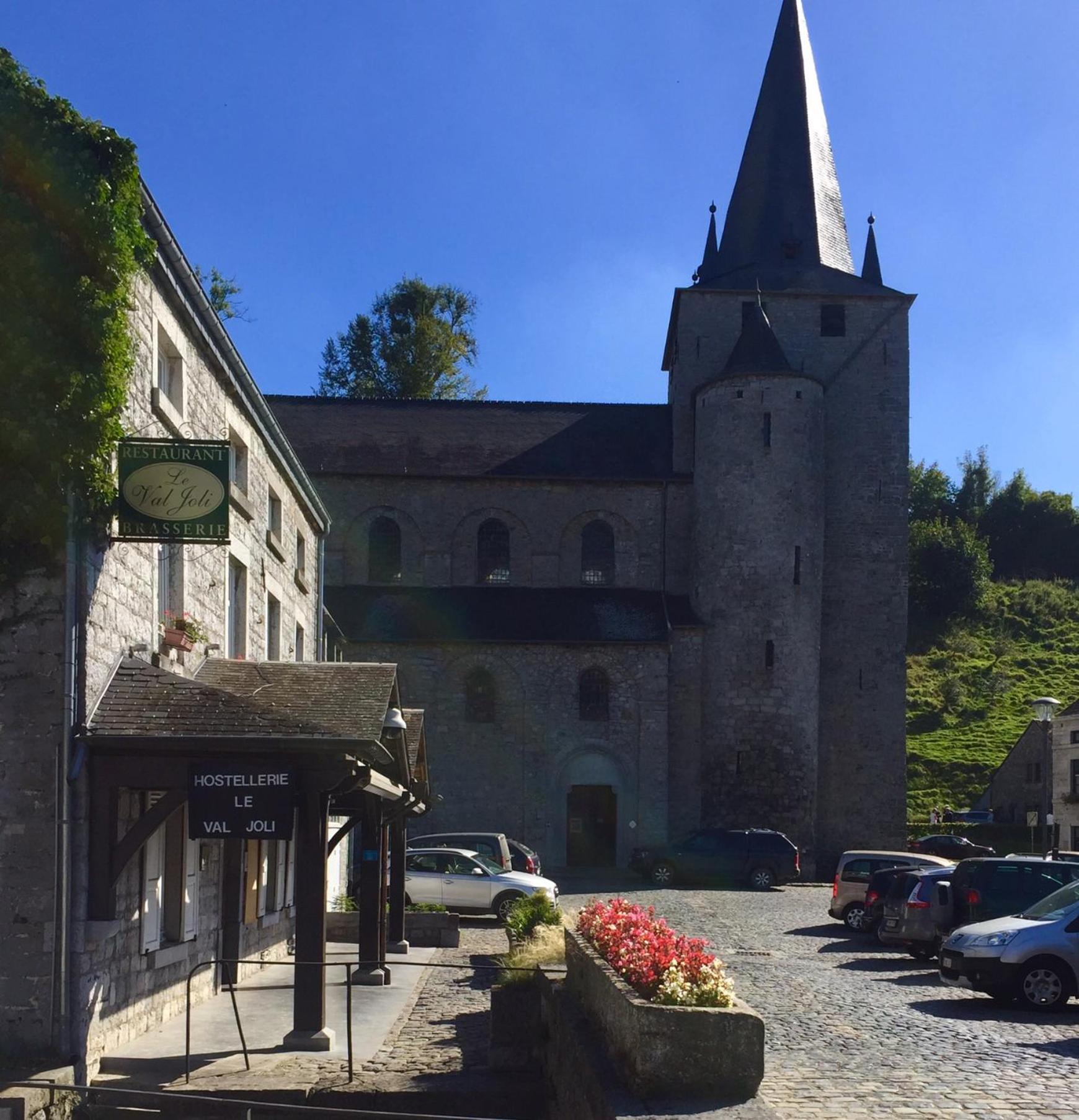 COCOONING near DINANT 300m from River Meuse