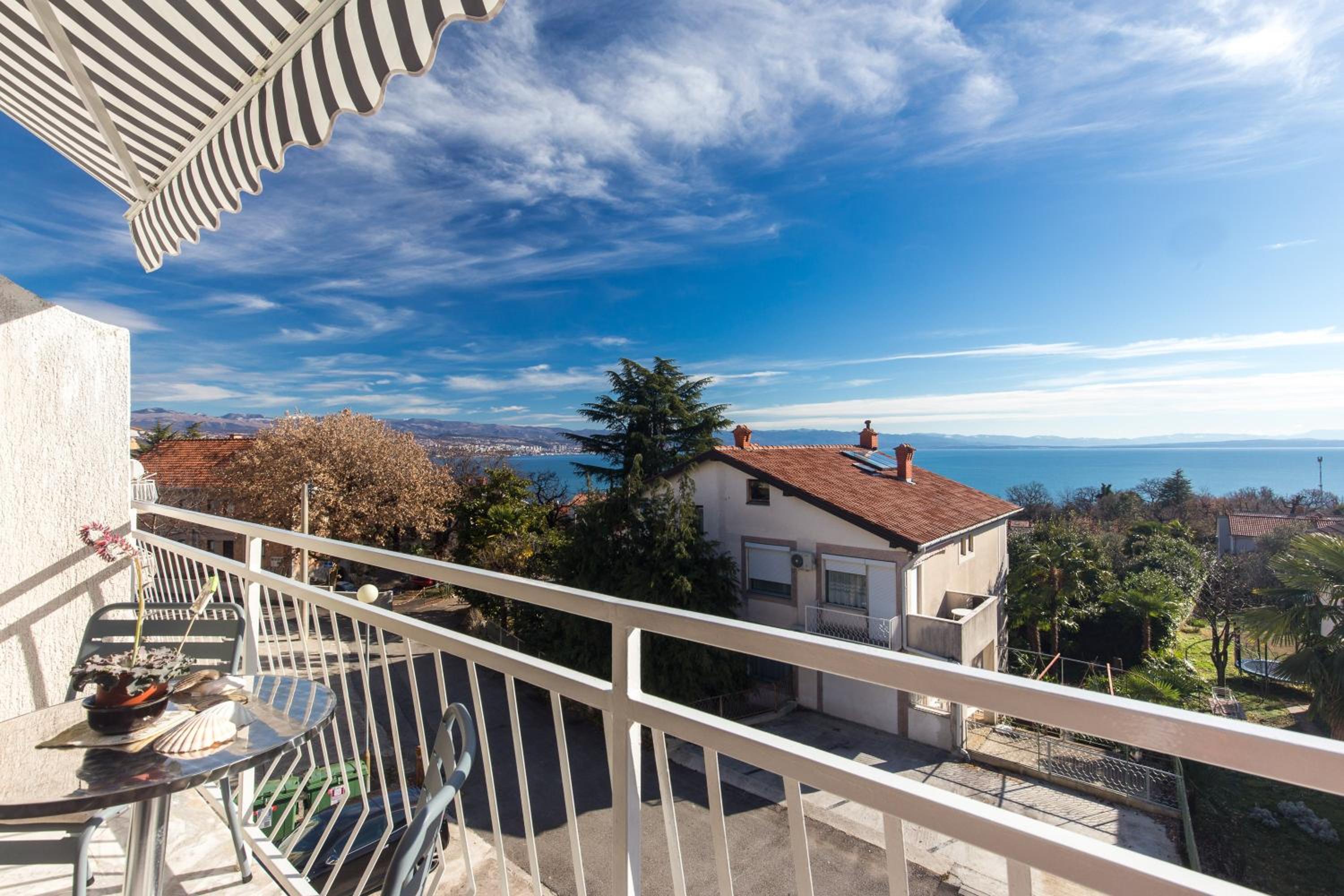 Apartment Bella-Vista view 3