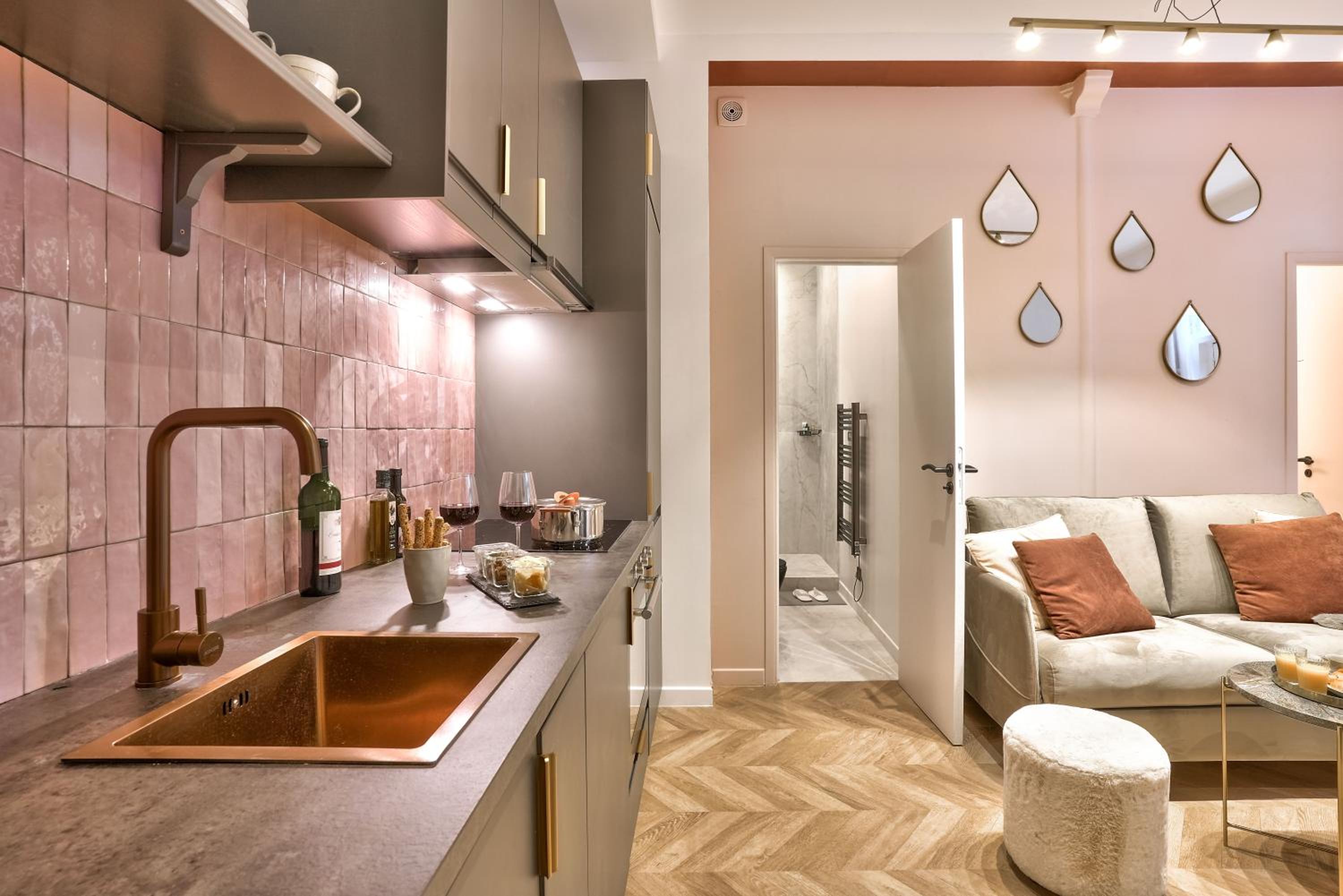NEW Eiffel Tour ! Splendid Apartments in the Heart of Paris