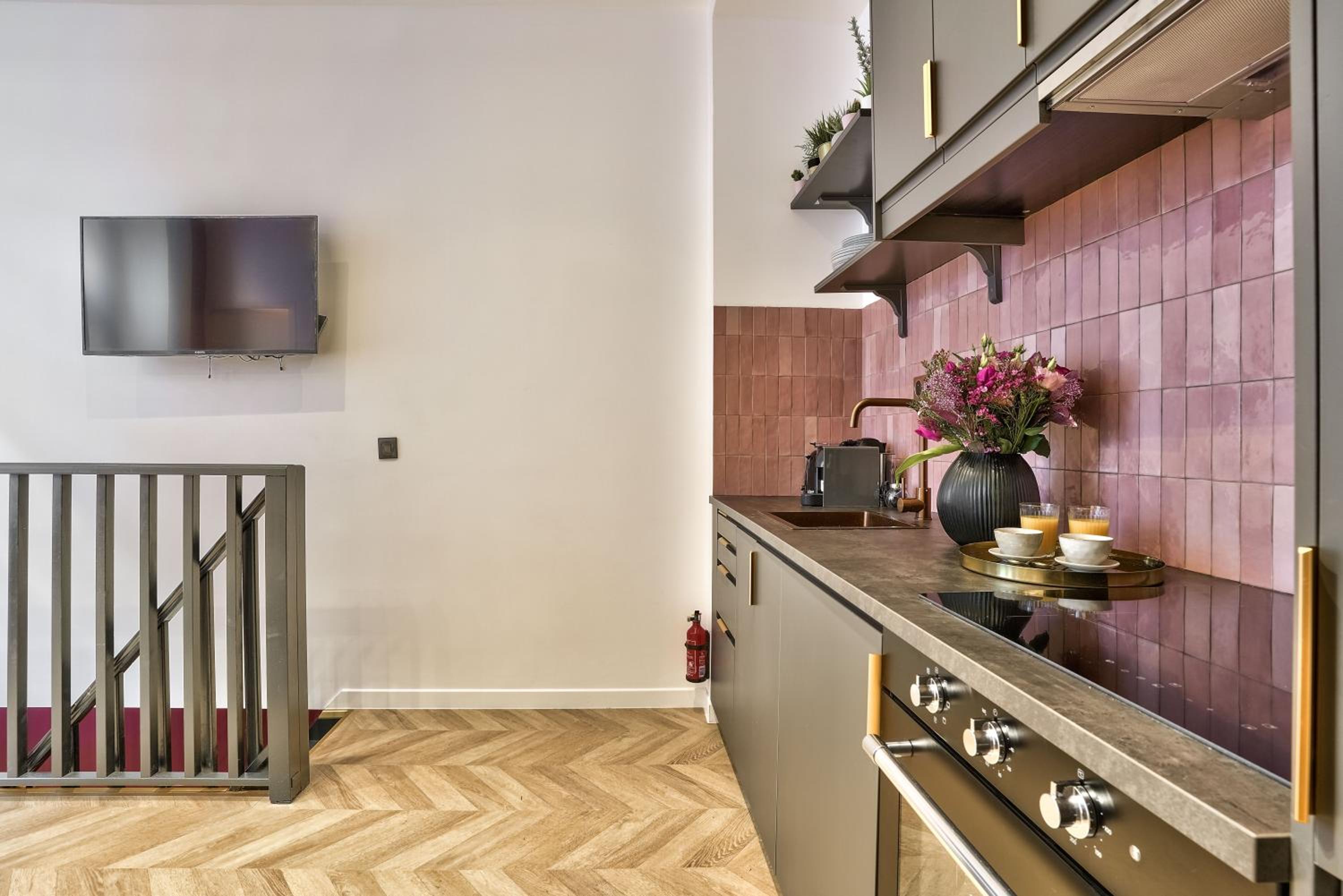 NEW Eiffel Tour ! Splendid Apartments in the Heart of Paris
