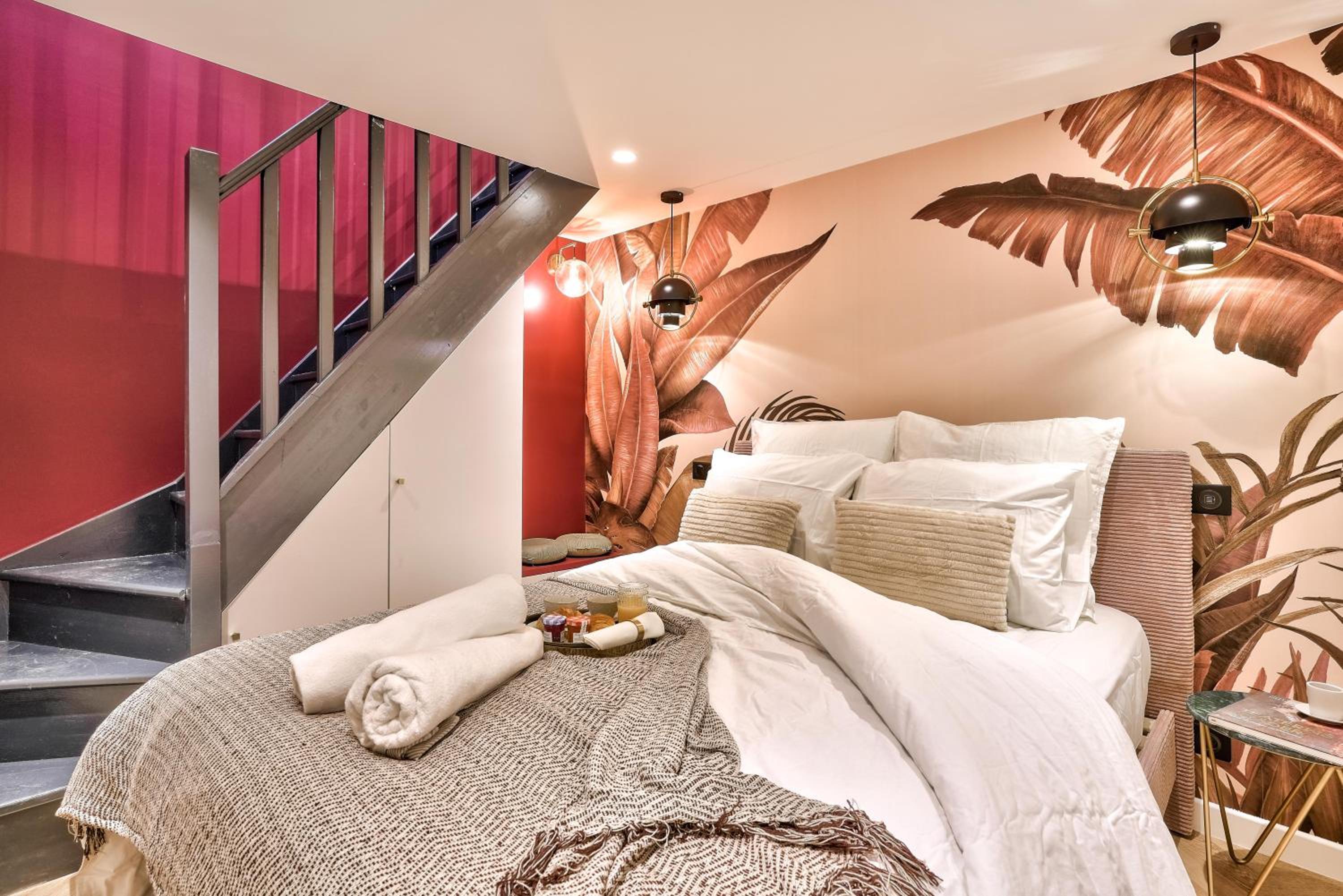 NEW Eiffel Tour ! Splendid Apartments in the Heart of Paris