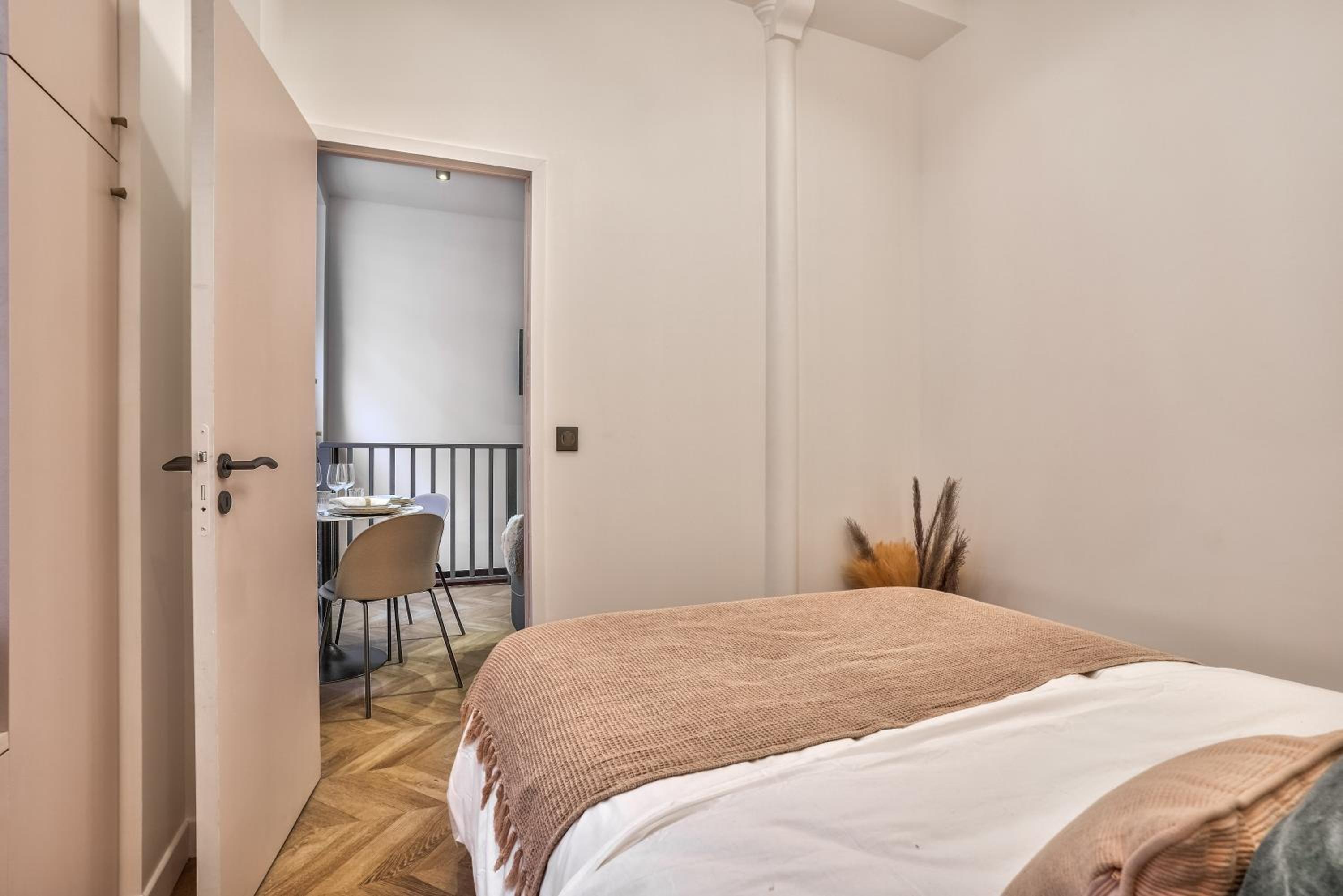 NEW Eiffel Tour ! Splendid Apartments in the Heart of Paris