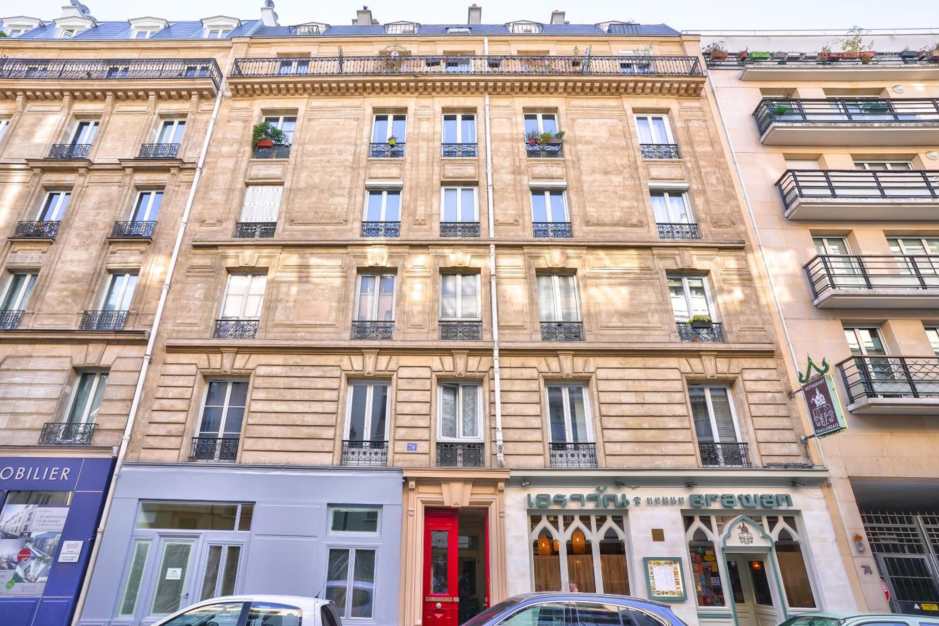 NEW Eiffel Tour ! Splendid Apartments in the Heart of Paris