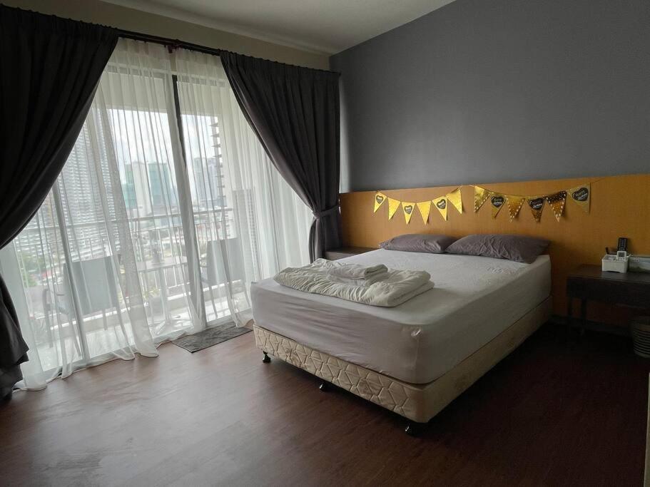 Private Jacuzzi Staycation at KL City 1014