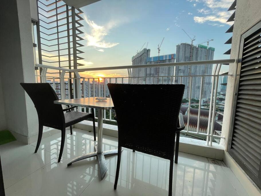 Private Jacuzzi Staycation at KL City 1014