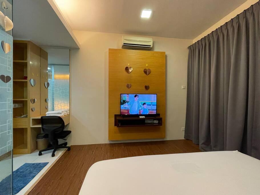 Private Jacuzzi Staycation at KL City 1014