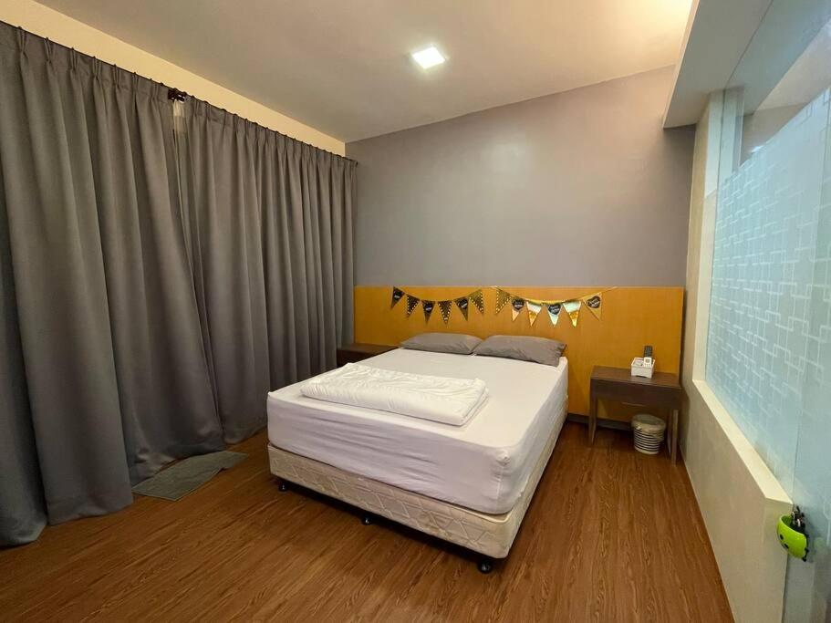 Private Jacuzzi Staycation at KL City 1014