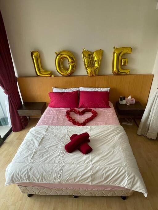 Private Jacuzzi Staycation at KL City 921