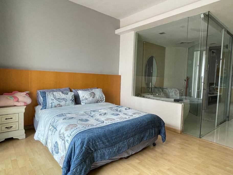 Private Jacuzzi Staycation at KL City 721