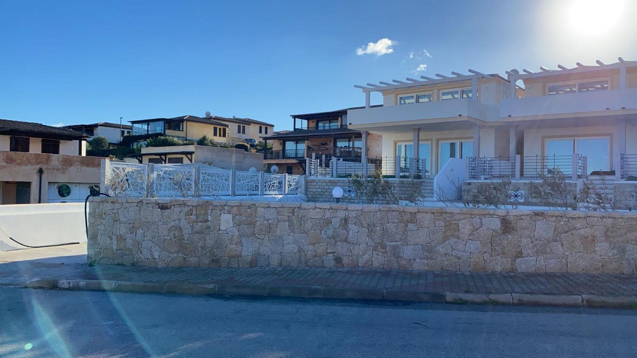 Acqualife luxury home 3 photo 1