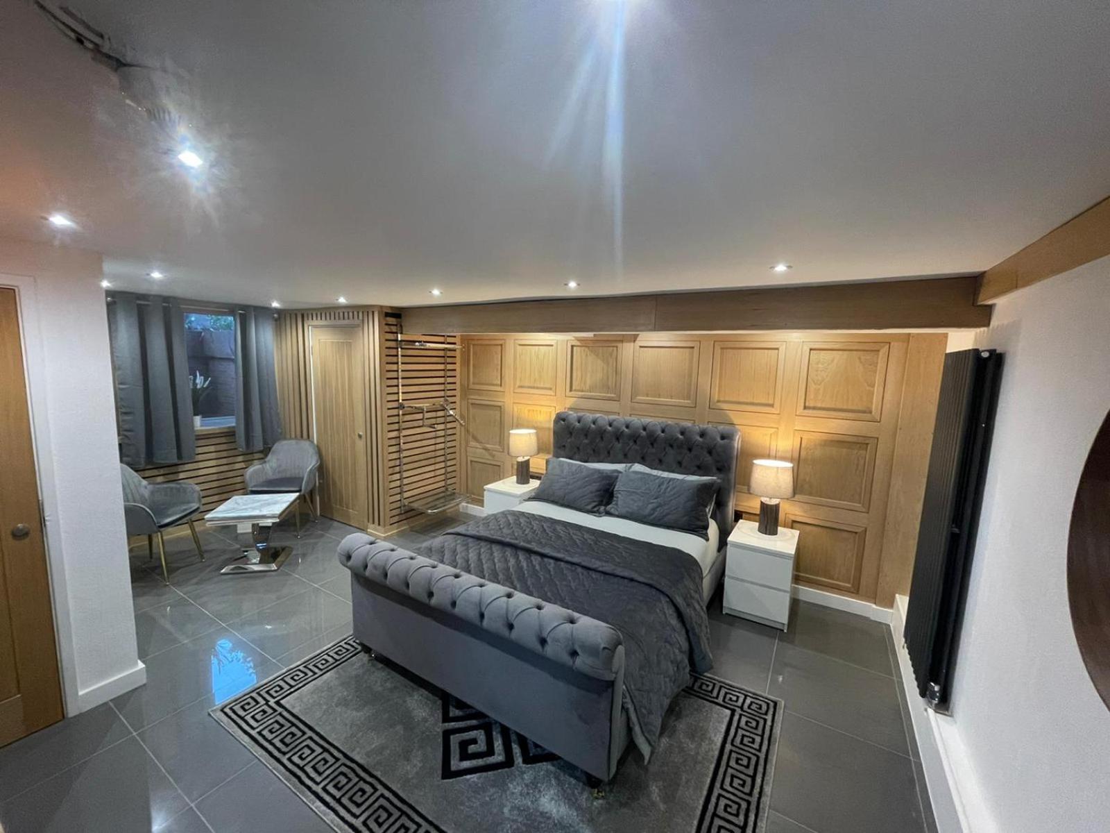 Hendham House - Near Etihad Stadium, CoOp Live Arena, AO Arena, Piccadilly Train Station & Manchester City Centre