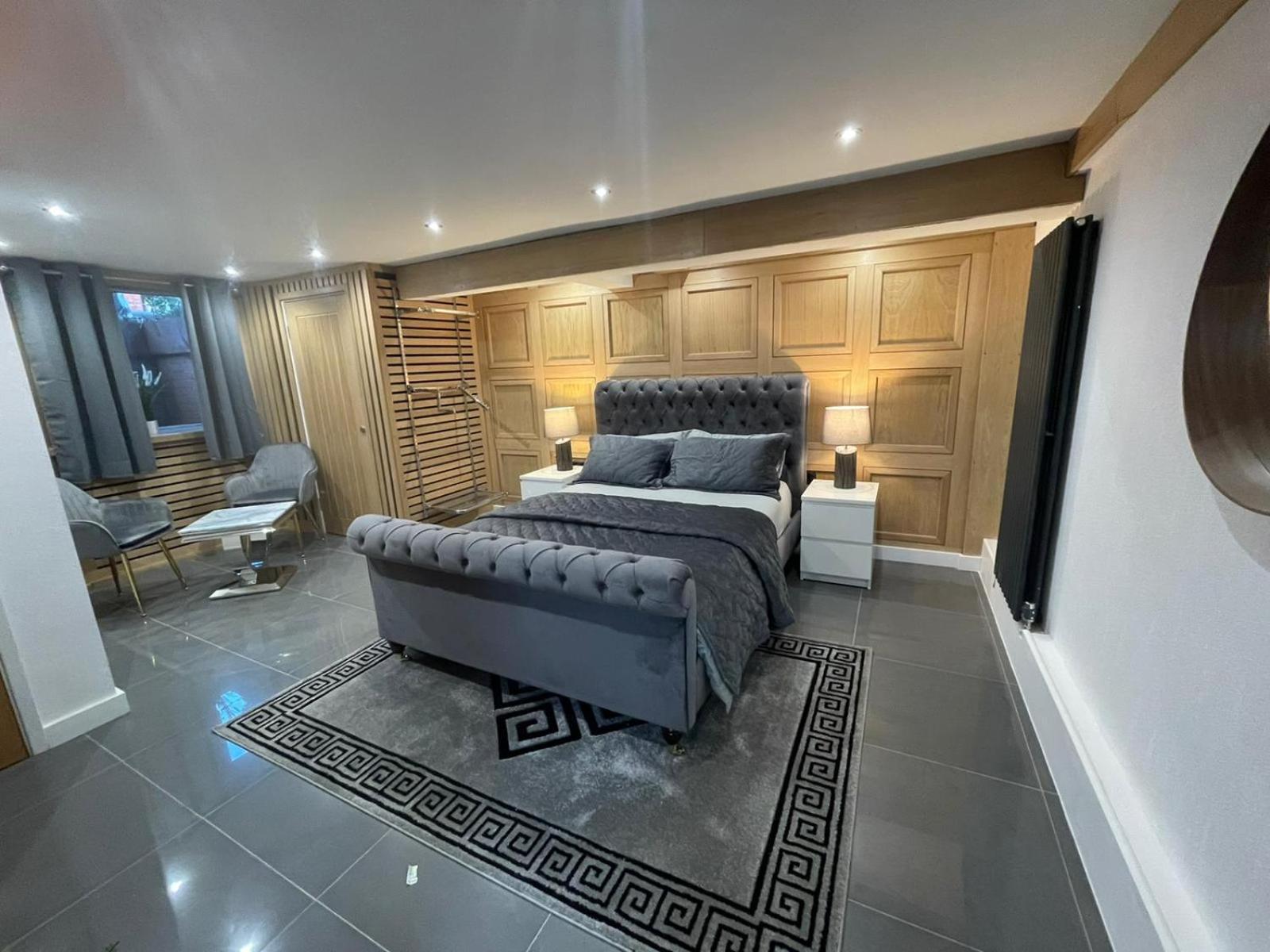 Hendham House - Near Etihad Stadium, CoOp Live Arena, AO Arena, Piccadilly Train Station & Manchester City Centre