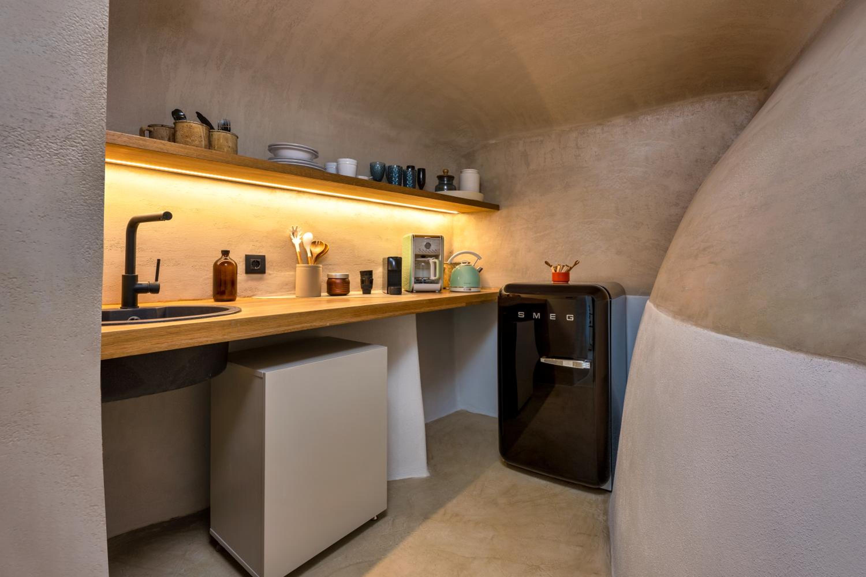 IoTa Monocave by Thireon view 3