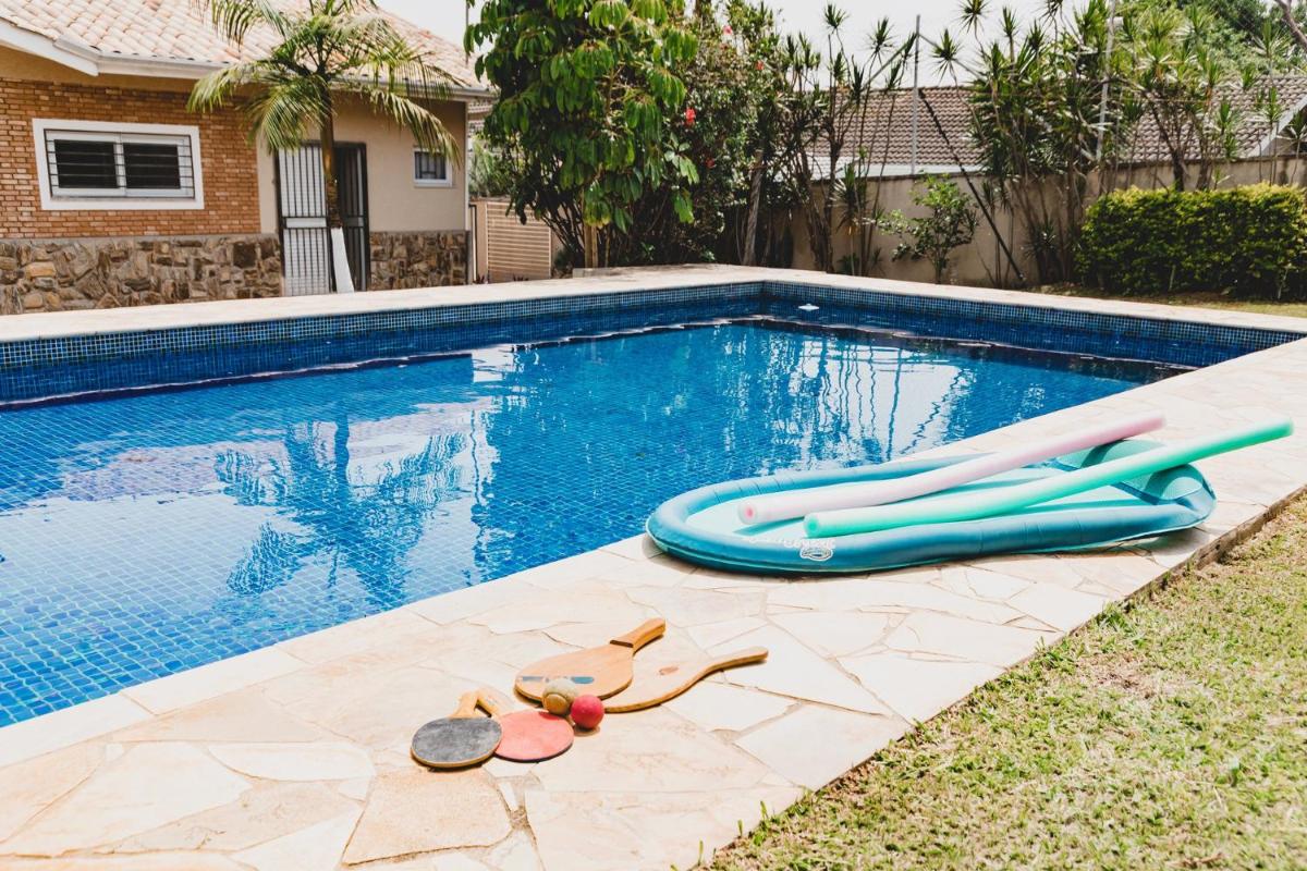 Incrivel casa com ampla area de lazer em Atibaia