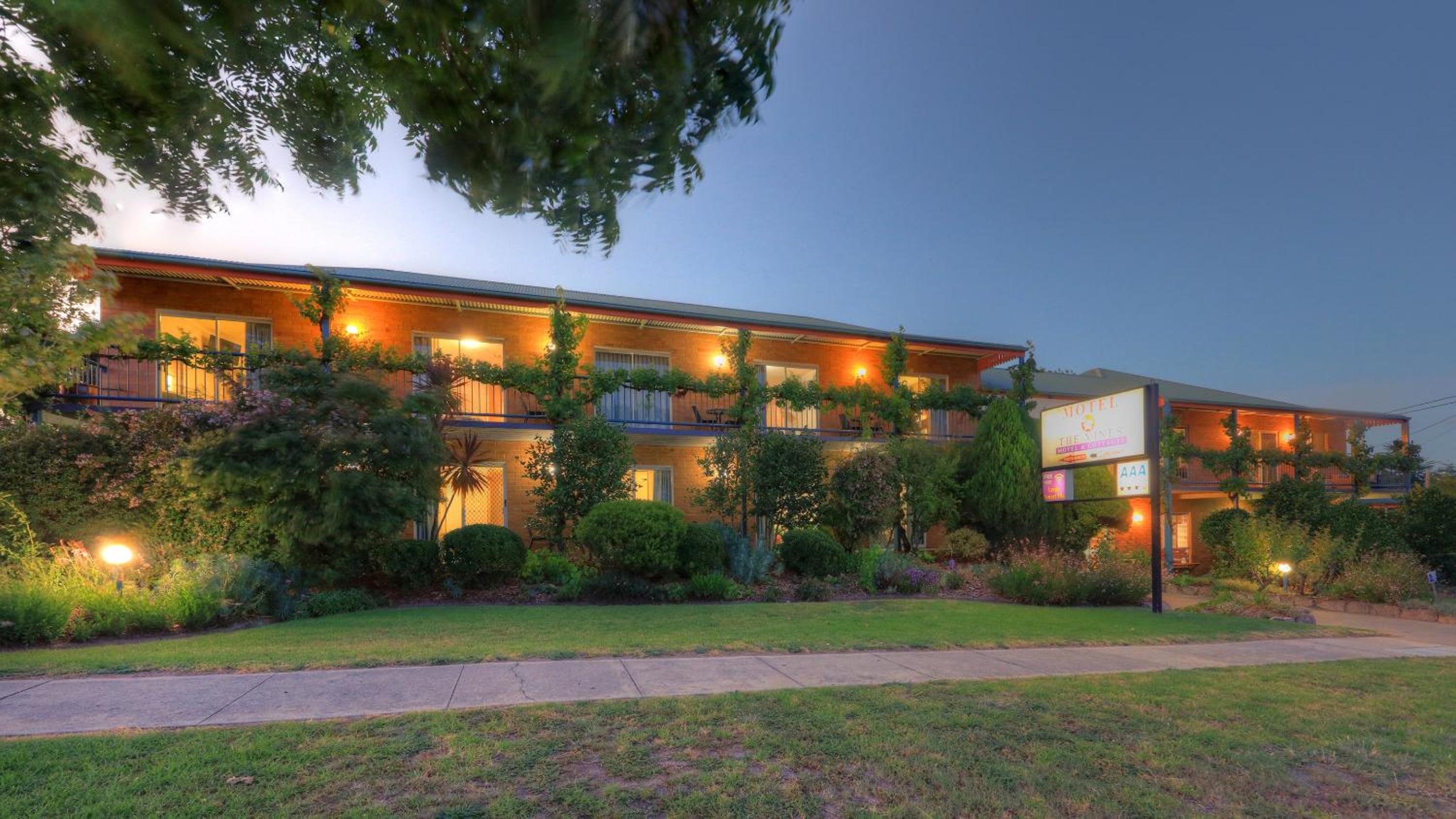 The Vines Motel & Cottages
