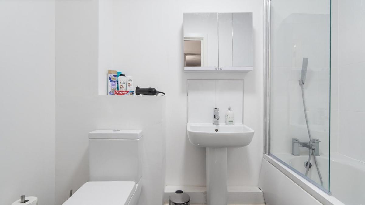 LiveStay-New Private Apartment Building Minutes From Heathrow view 5
