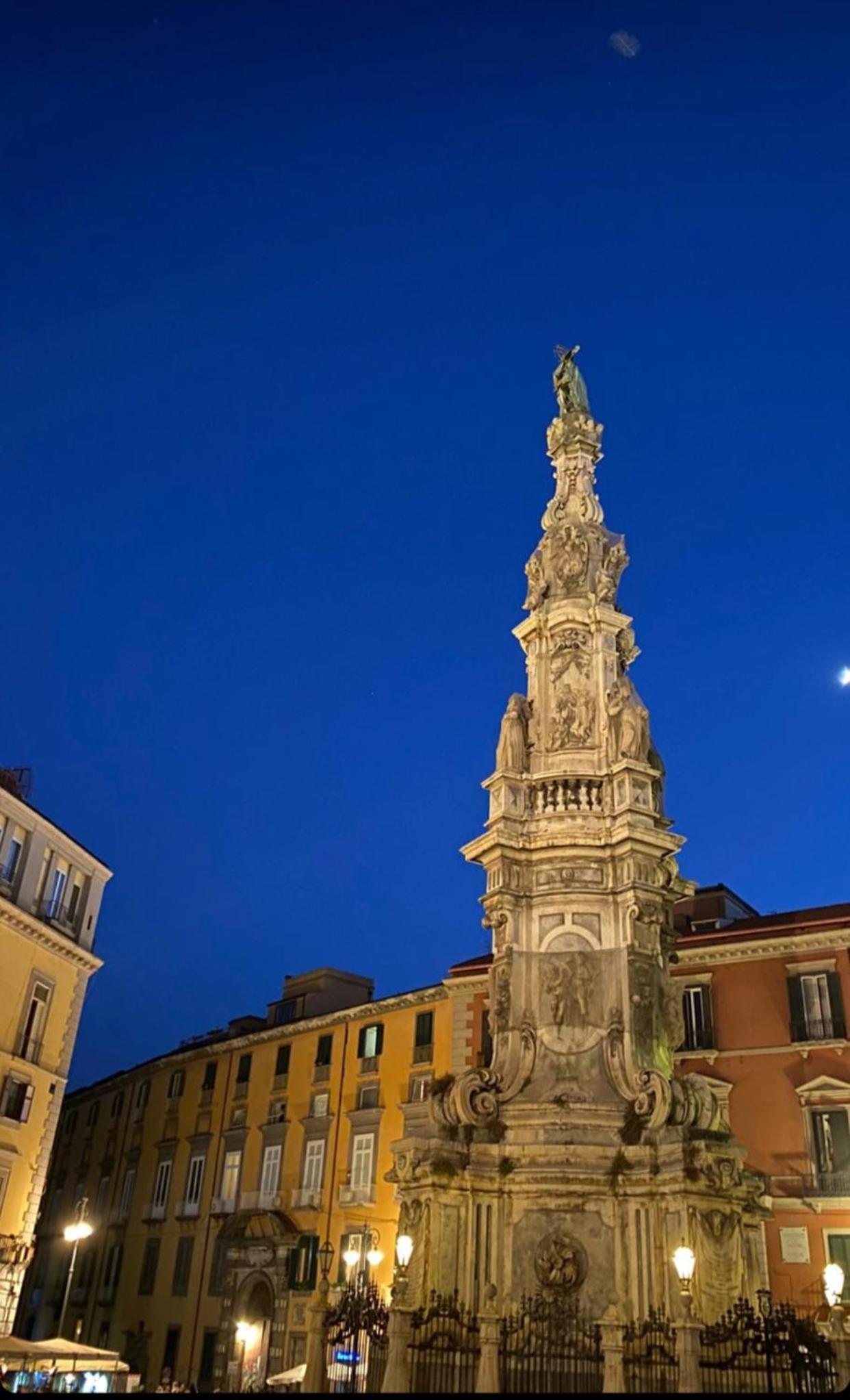 Downtown Napoli b&b - e si nun canto moro