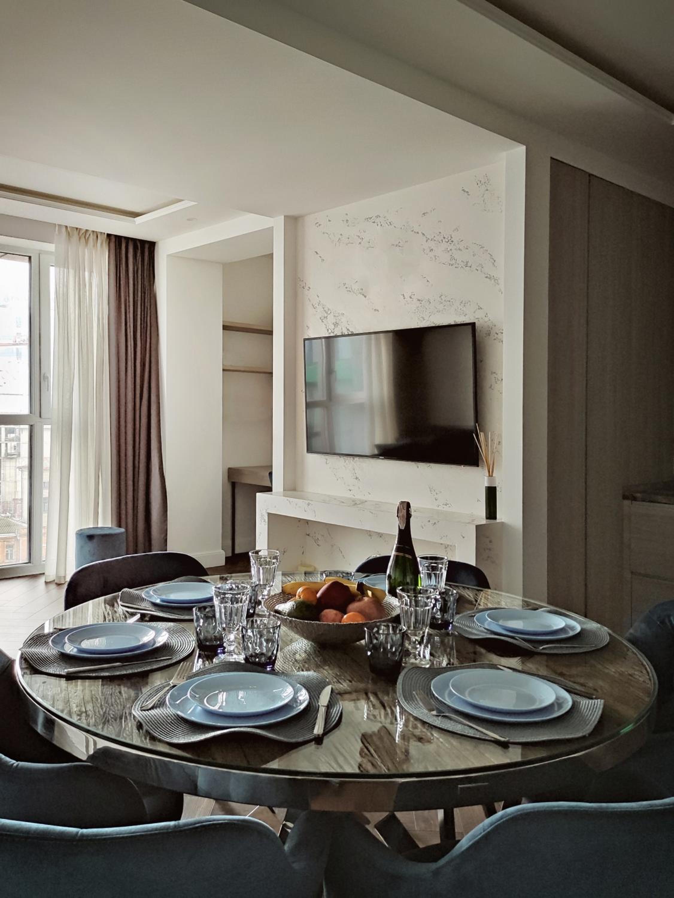 Modern Classic 2 bedroom apartment near Most City view 2