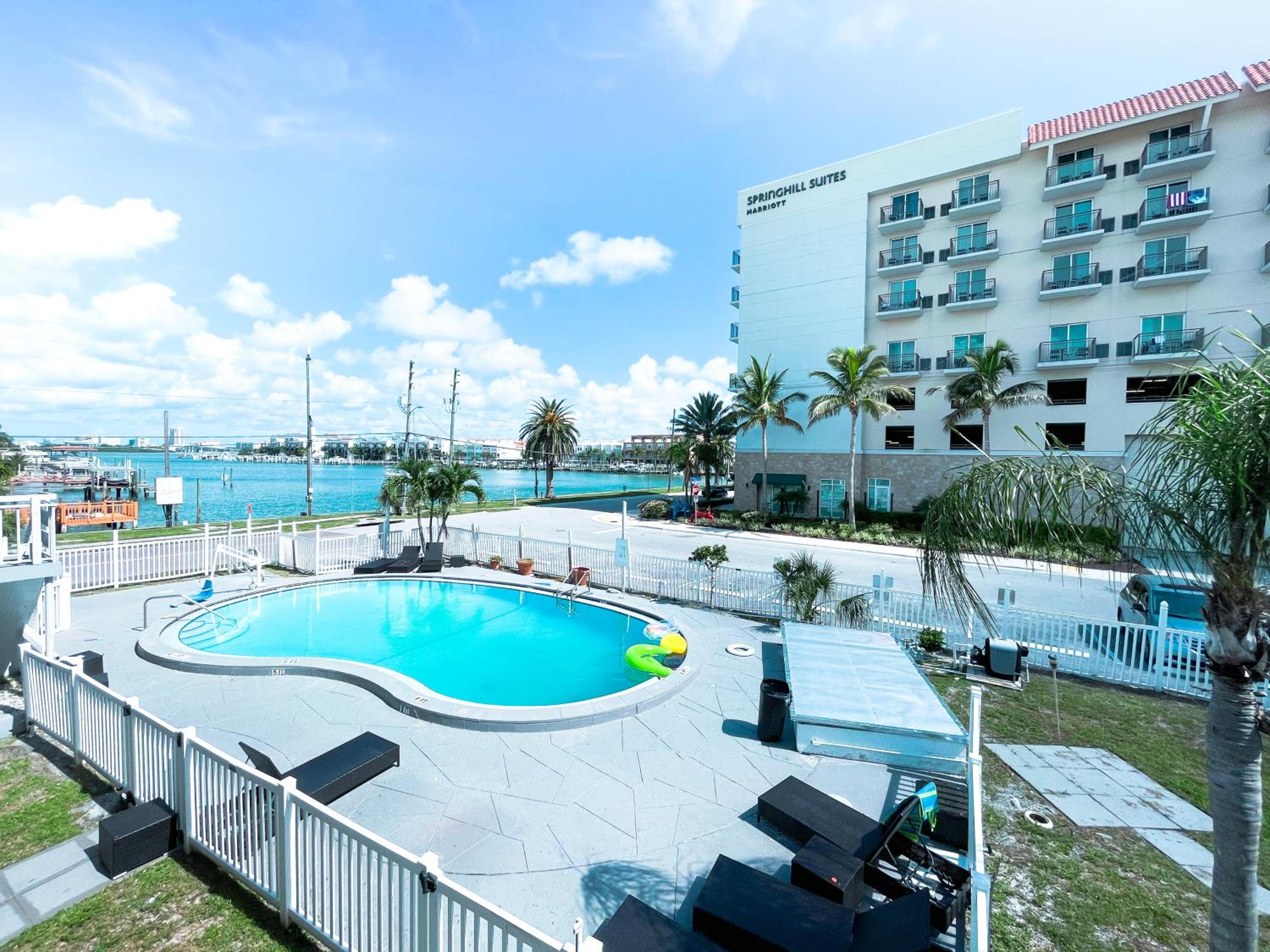 Sunrise Resort Motel South