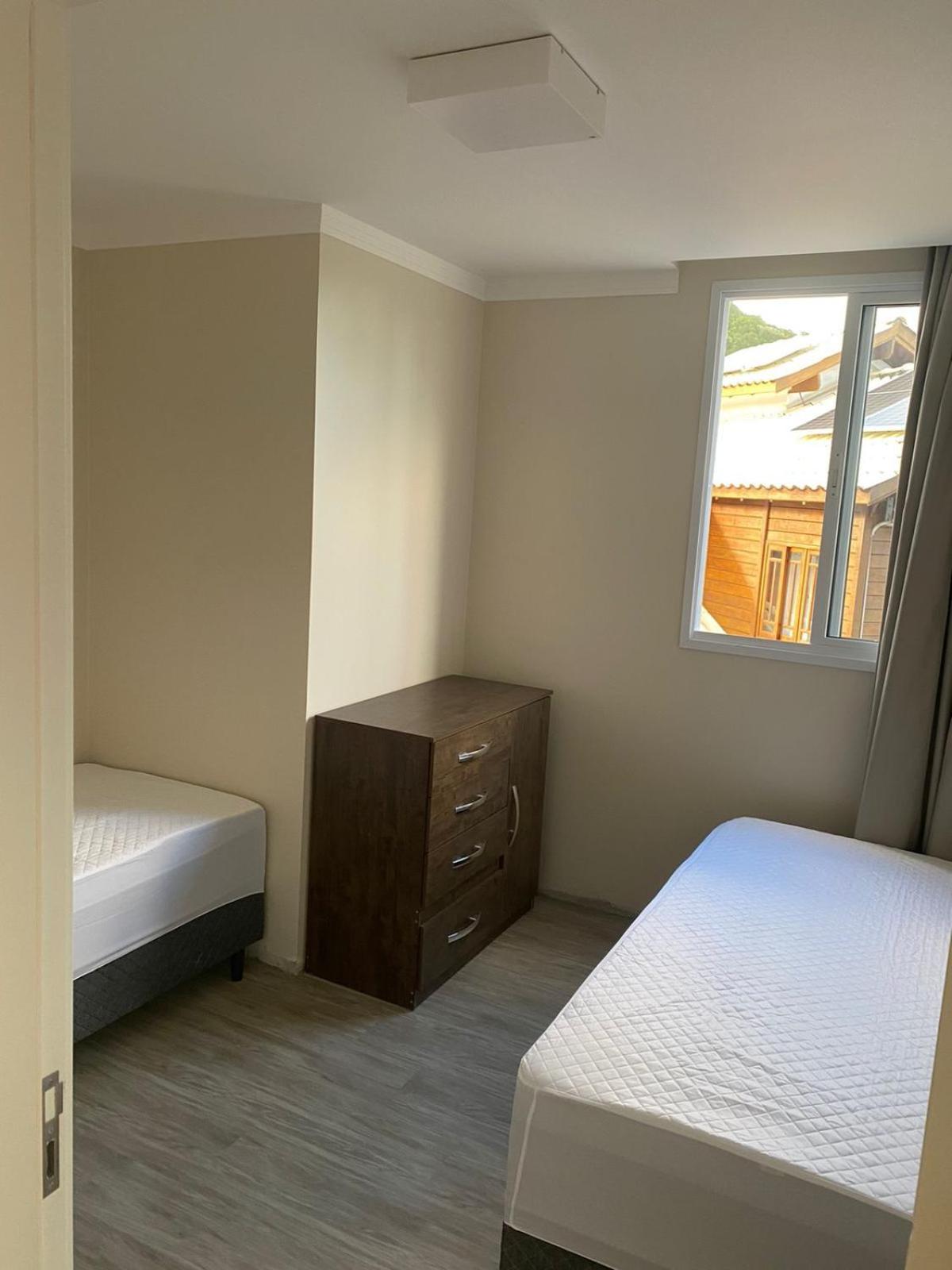 AMPLA casa em Zimbros Bombinhas