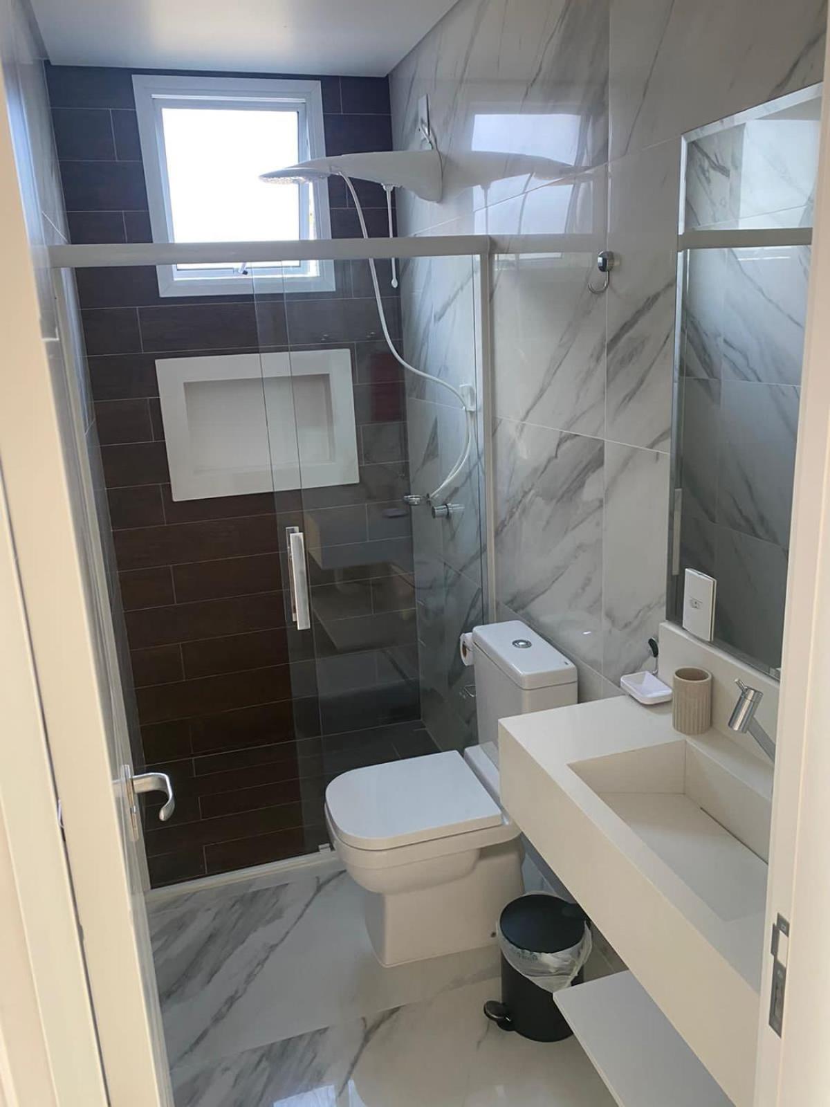 AMPLA casa em Zimbros Bombinhas