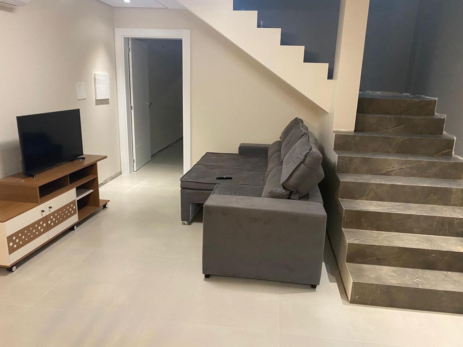 AMPLA casa em Zimbros Bombinhas