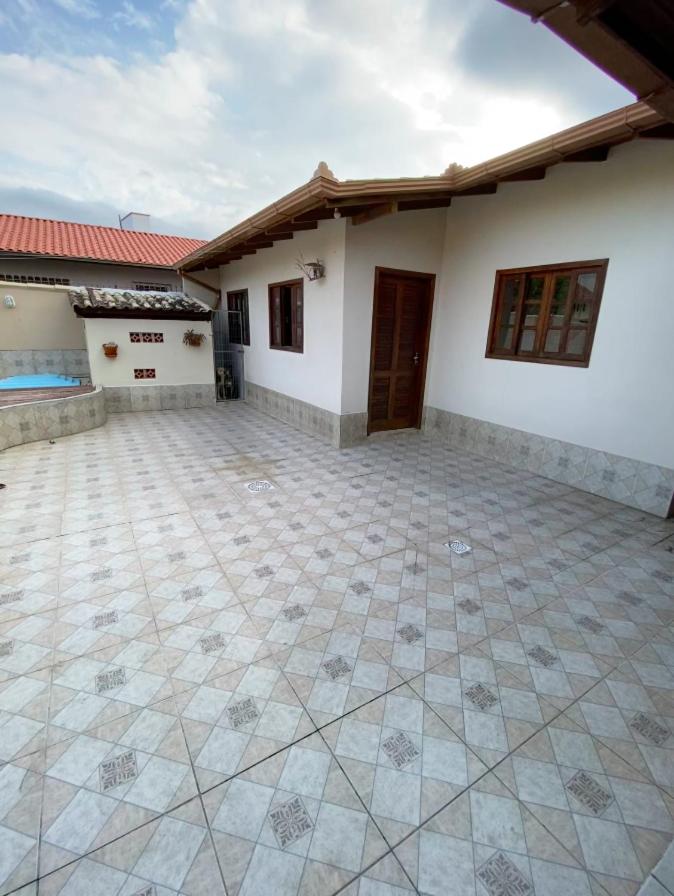 Excelente casa com piscina na Praia de Ingleses