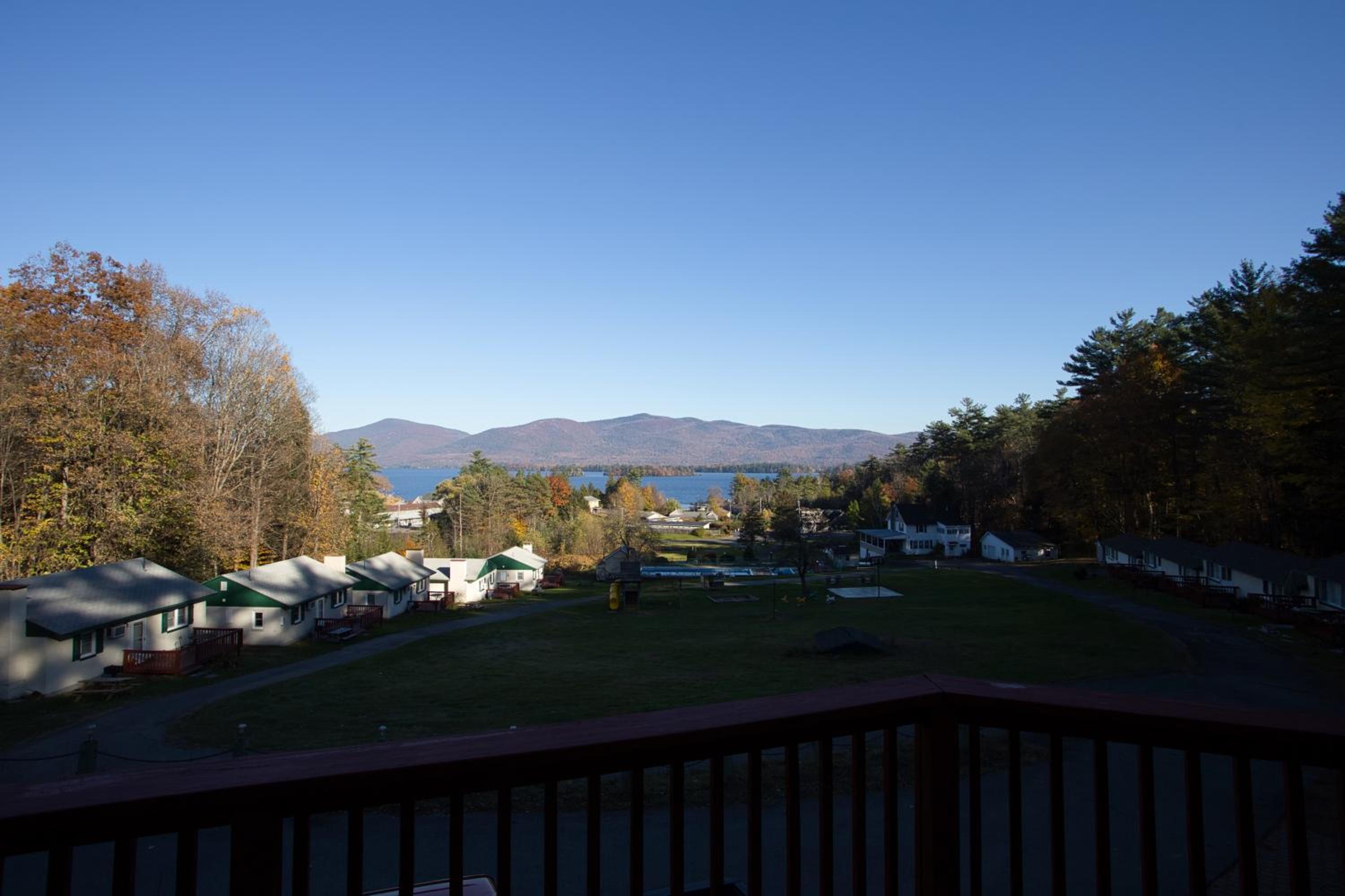 Hill View Motel and Cottages