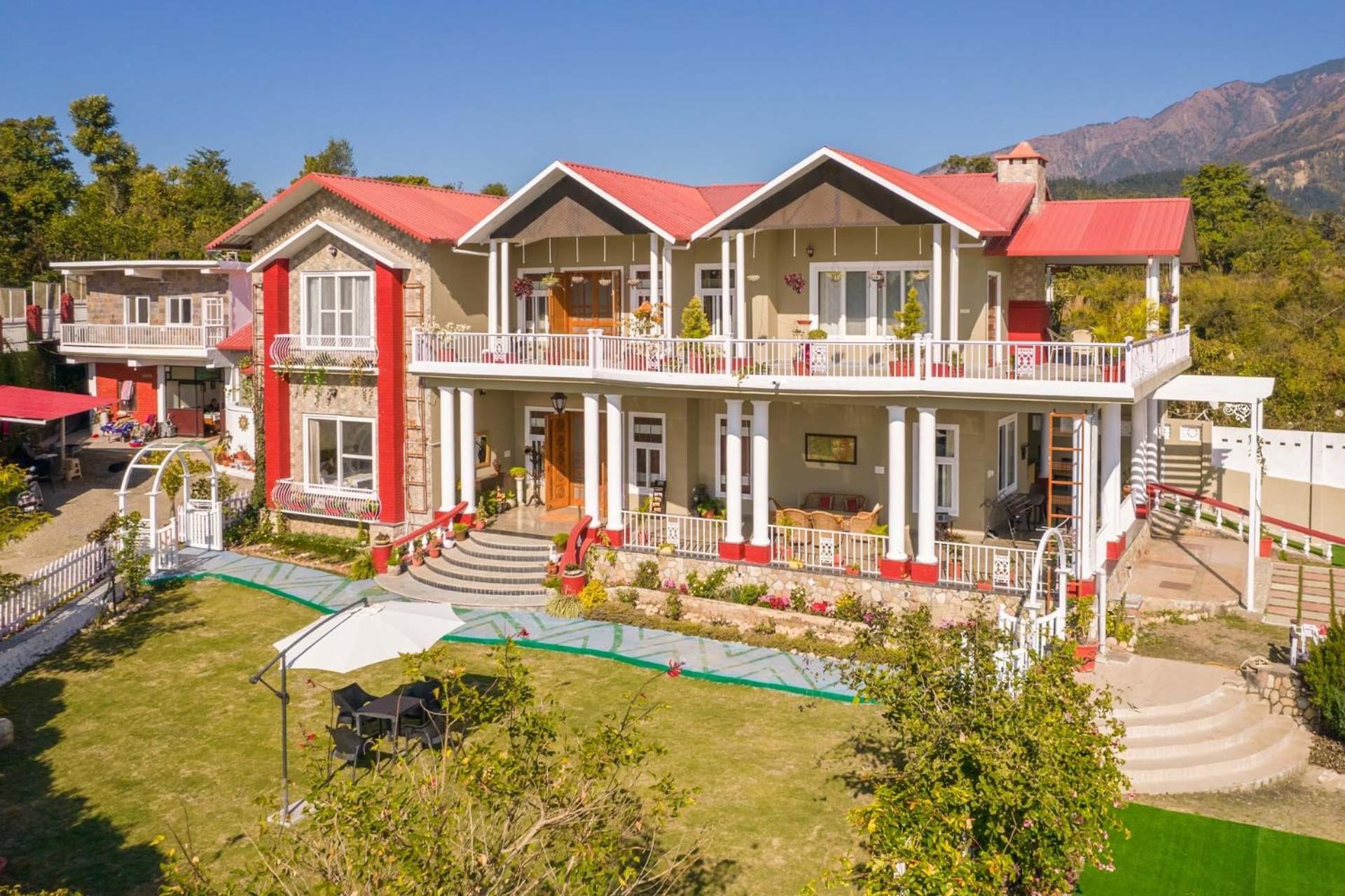 StayVista at SilverOaks Cottage