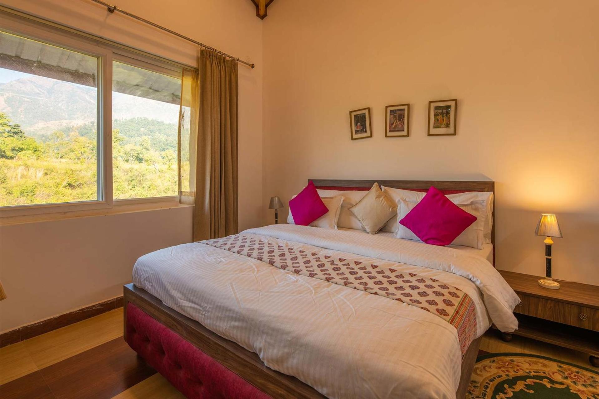 StayVista at SilverOaks Cottage