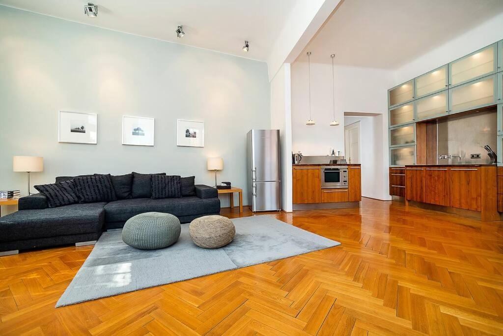 Elegant Old Town Apt with Balcony