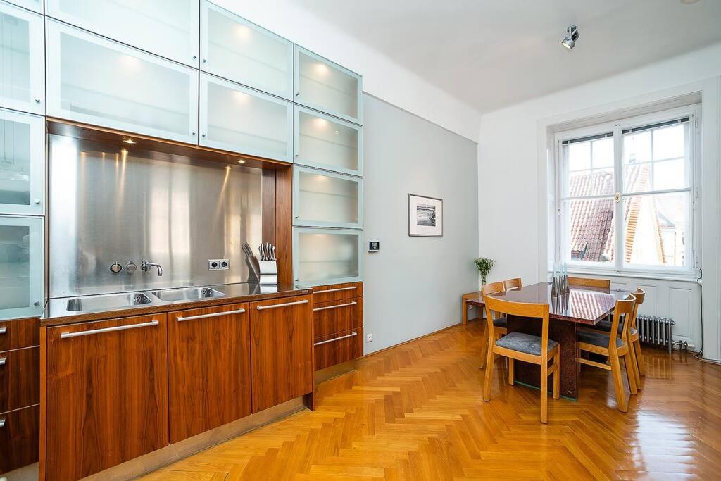 Elegant Old Town Apt with Balcony