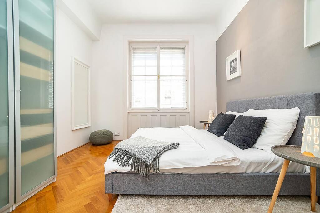 Elegant Old Town Apt with Balcony